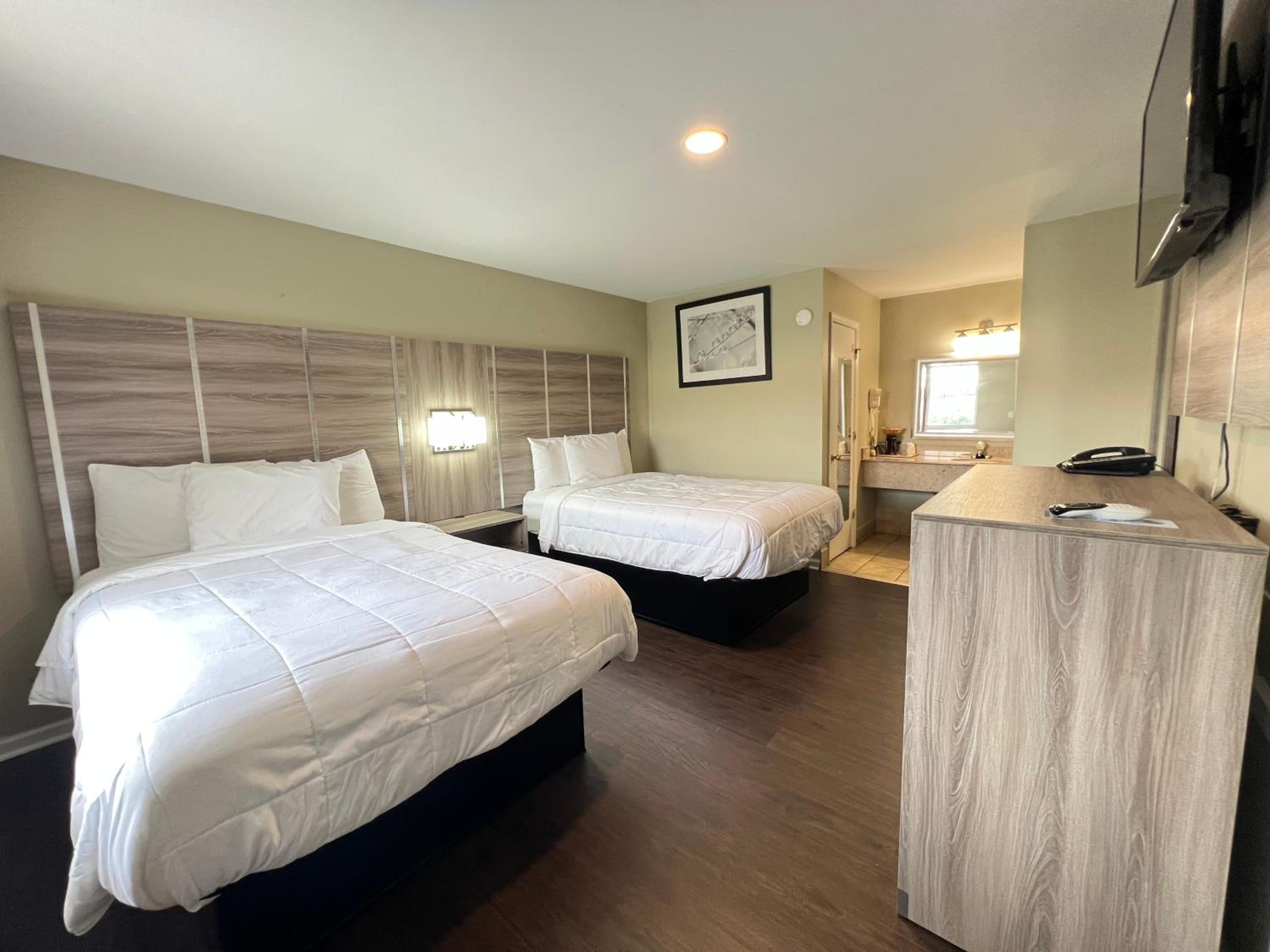 Double Room with Two Double Beds - Non-Smoking photo 3