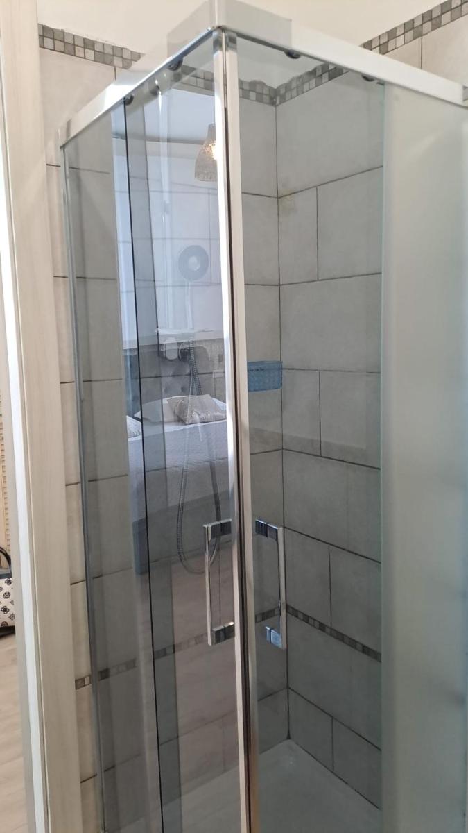 Deluxe Double Room with Shower