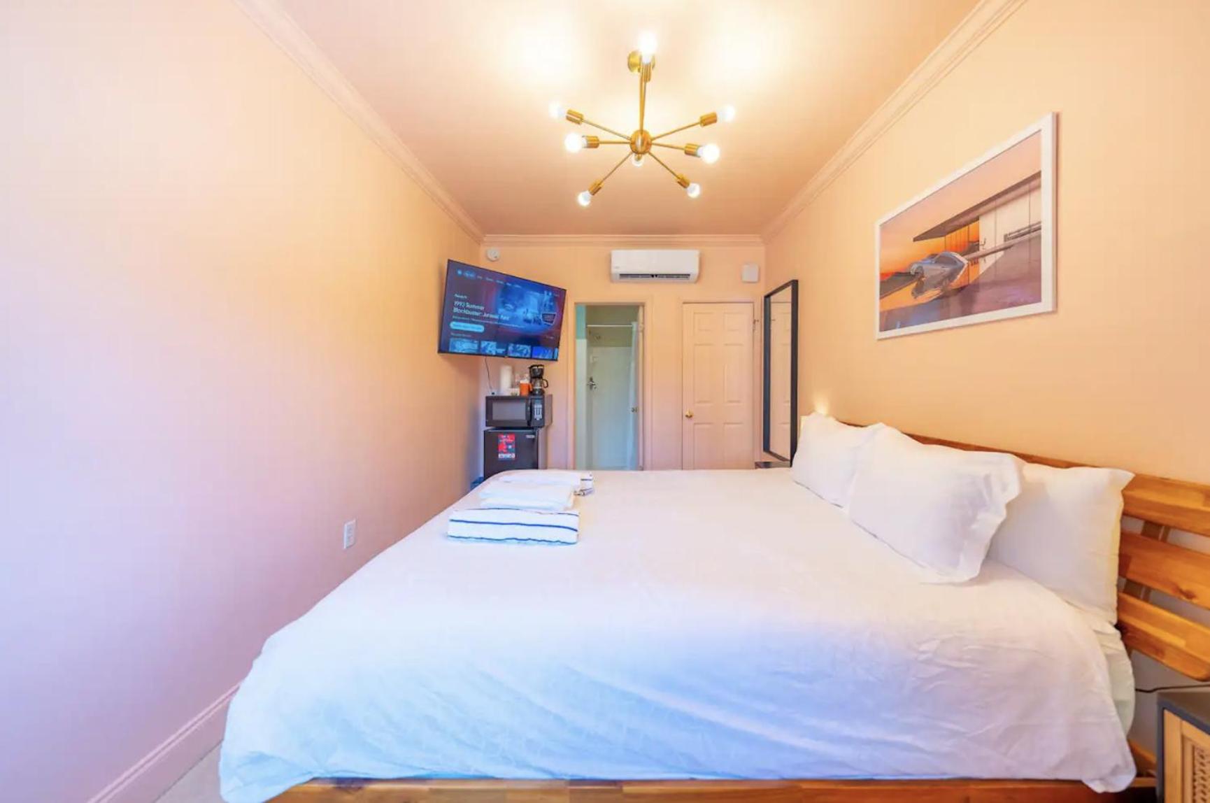 King Room with Pool View photo 3