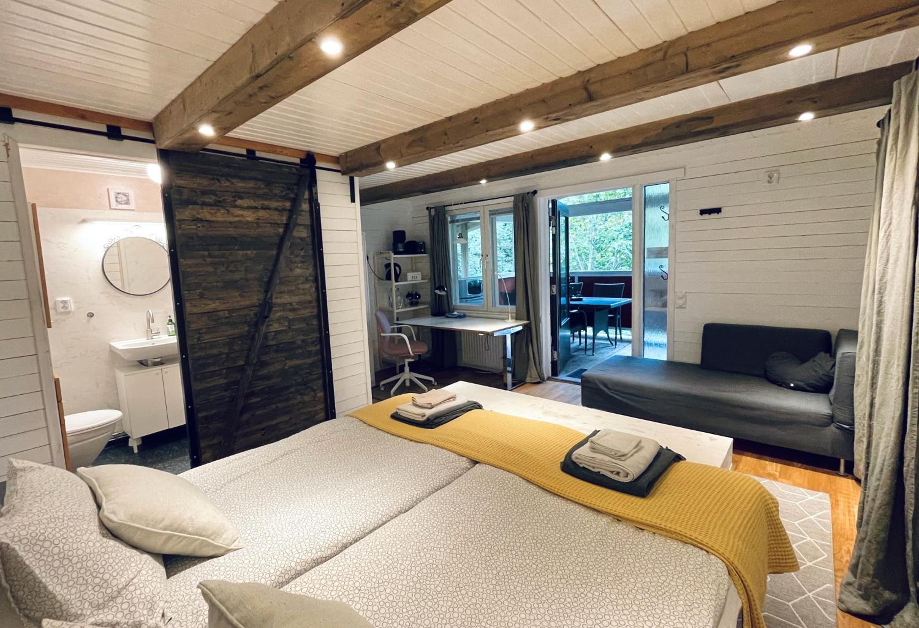 Double Room With Private Bathroom photo 1