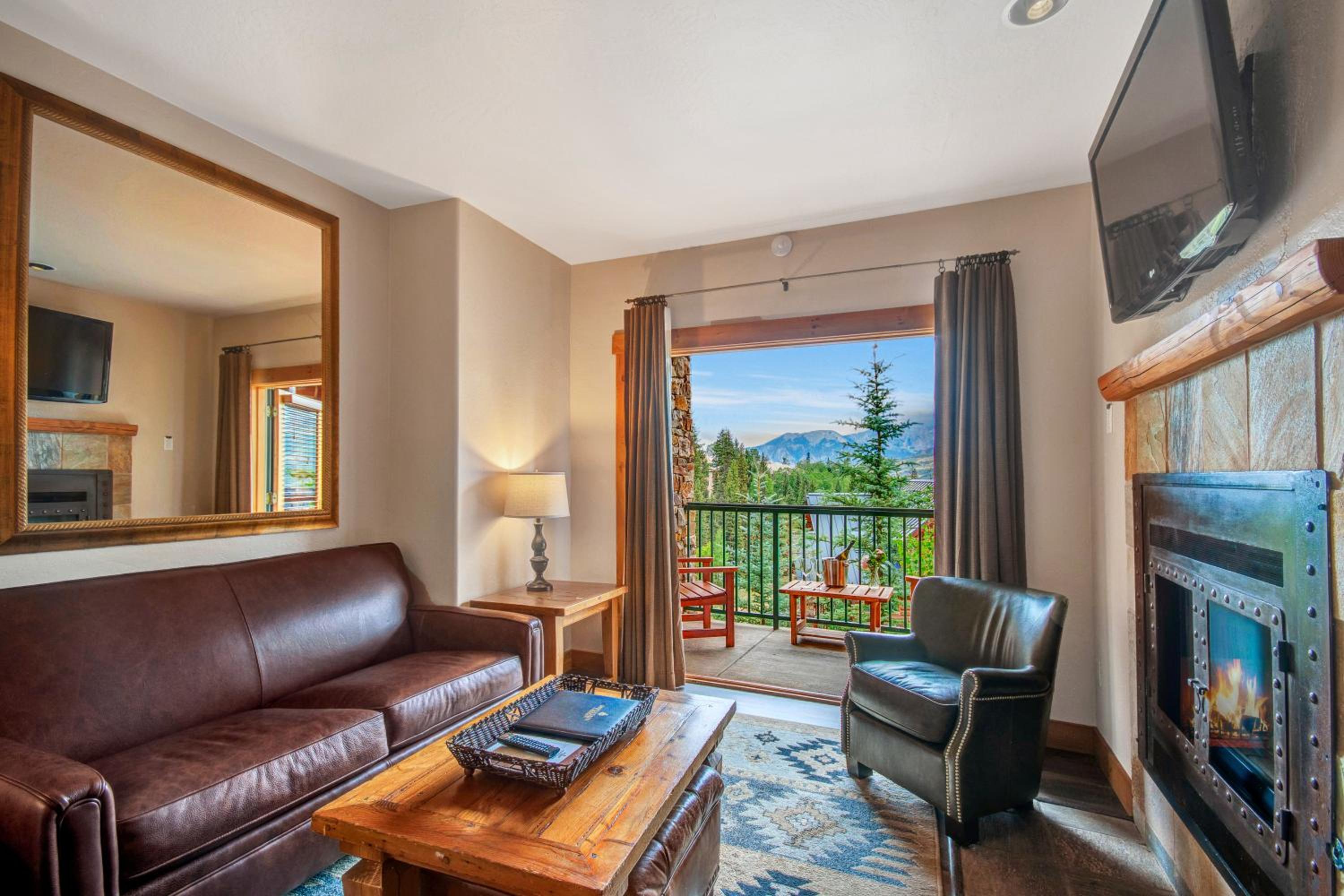 One-Bedroom Suite - Photo 2