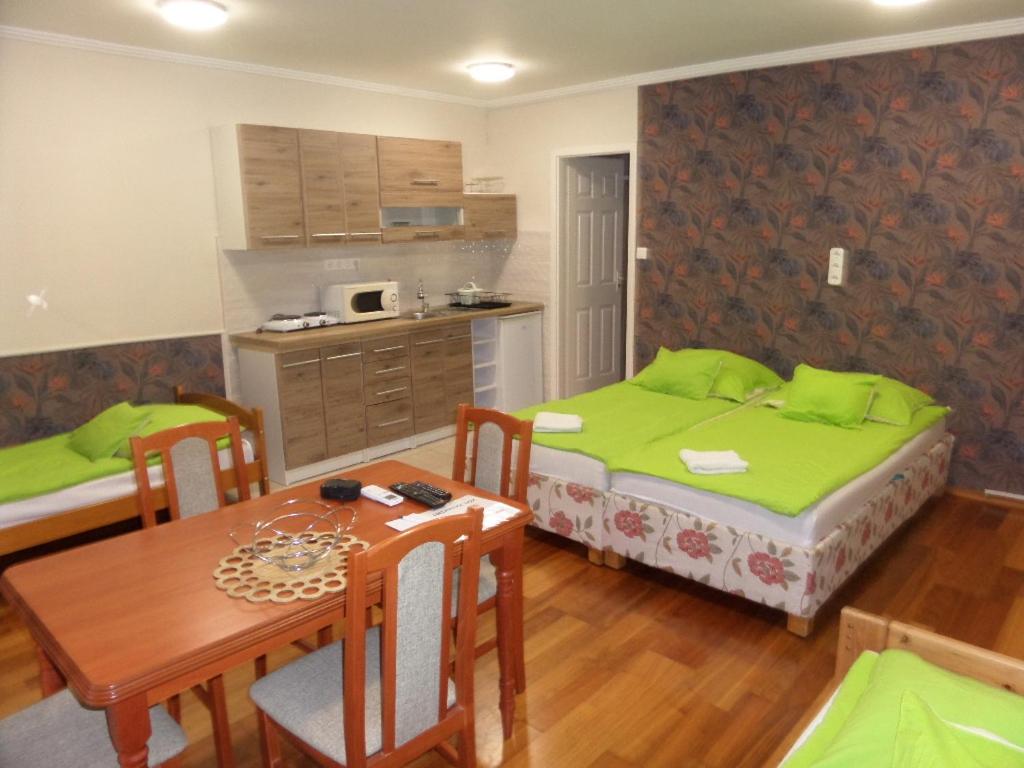 Apartment with Terrace photo 3