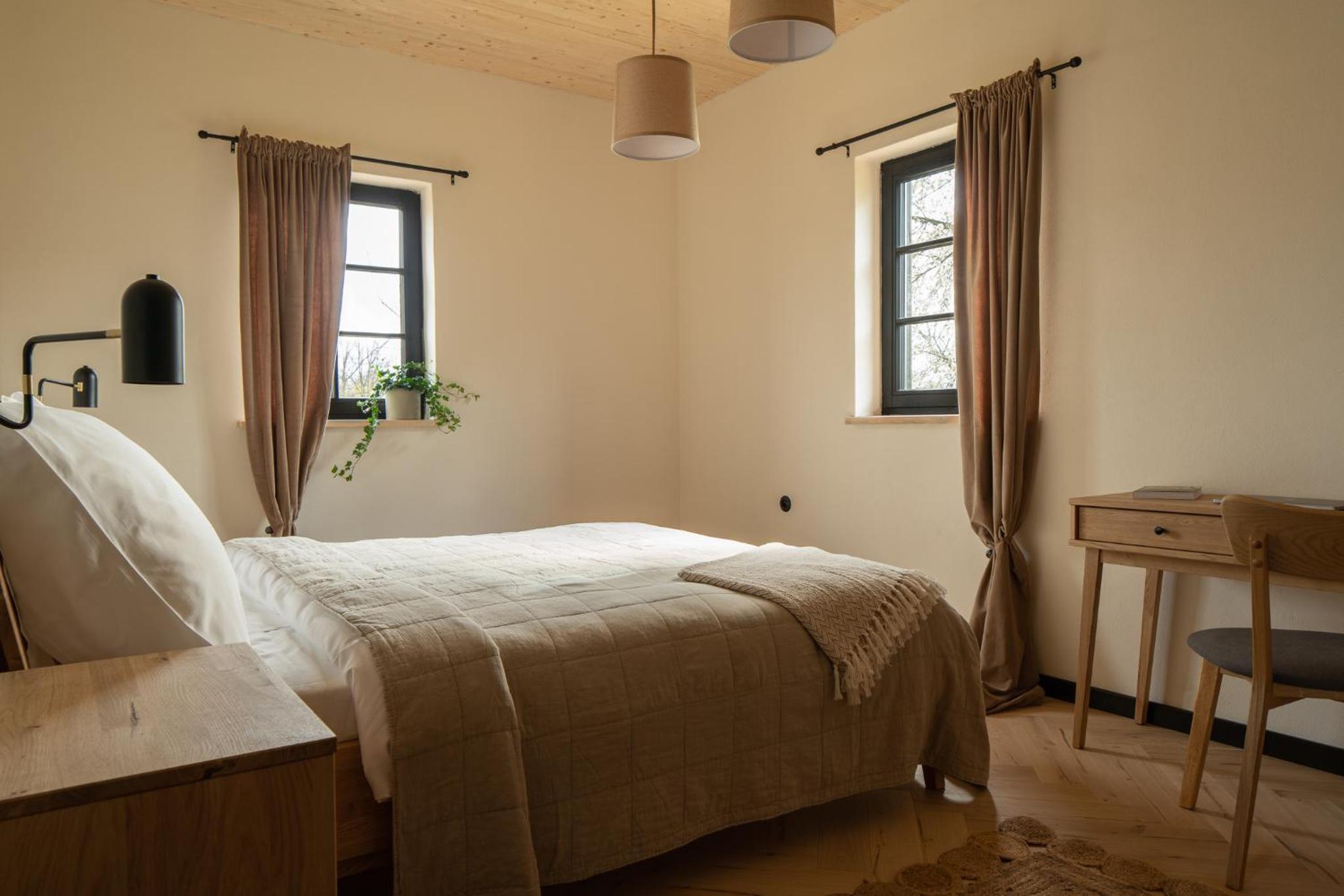 Four-Bedroom House - Photo 11