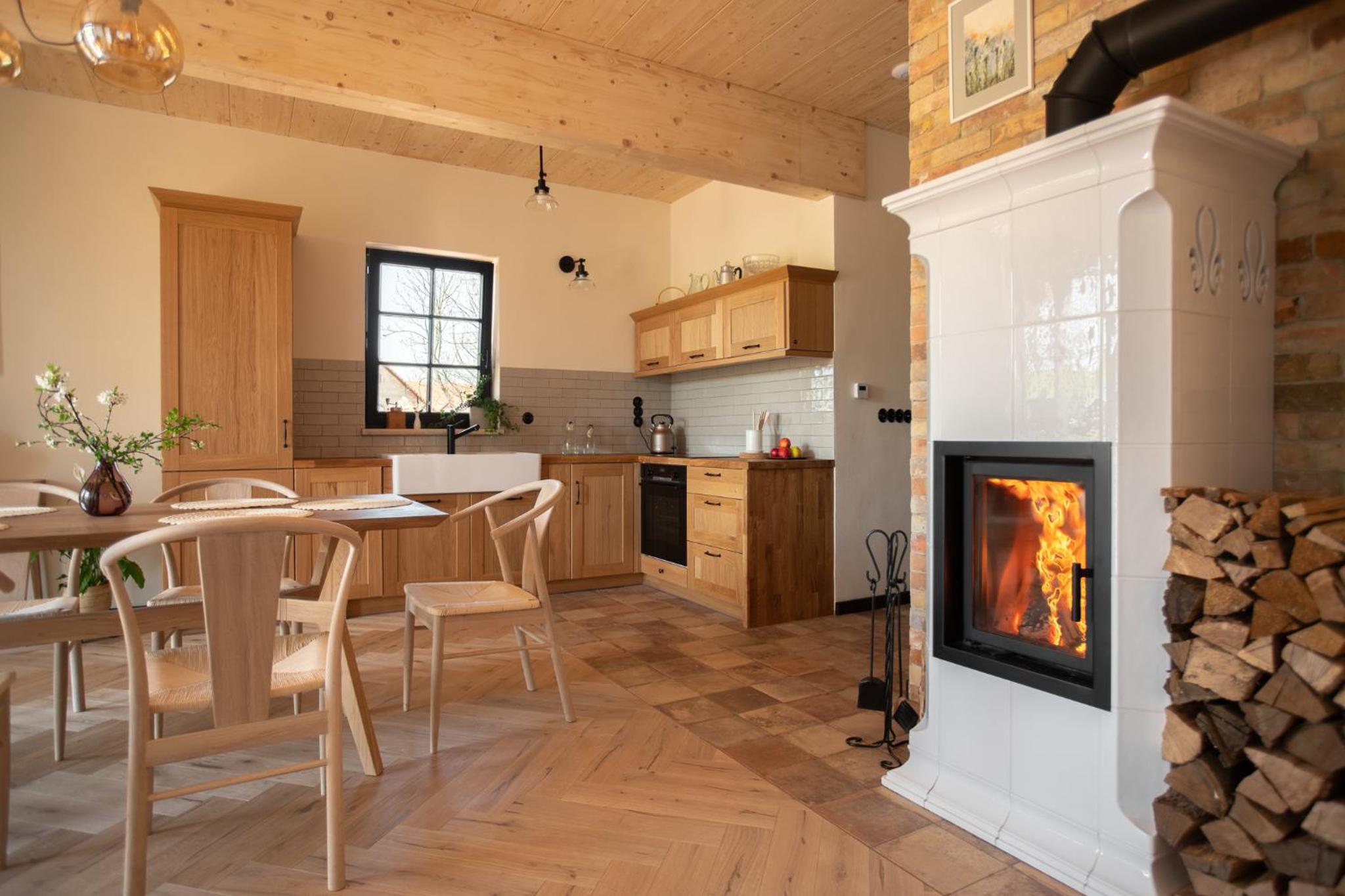 Four-Bedroom House - Photo 12