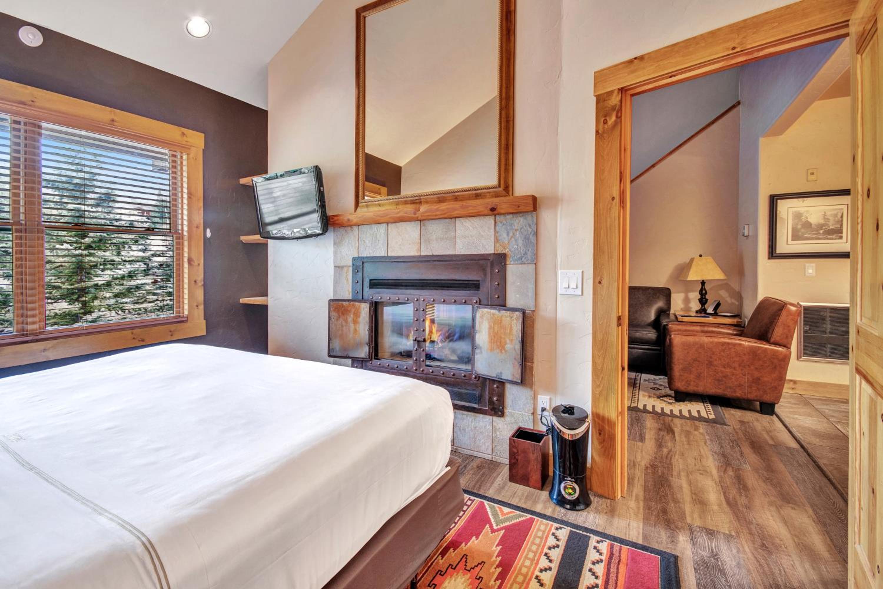 Two-Bedroom Suite - Photo 1