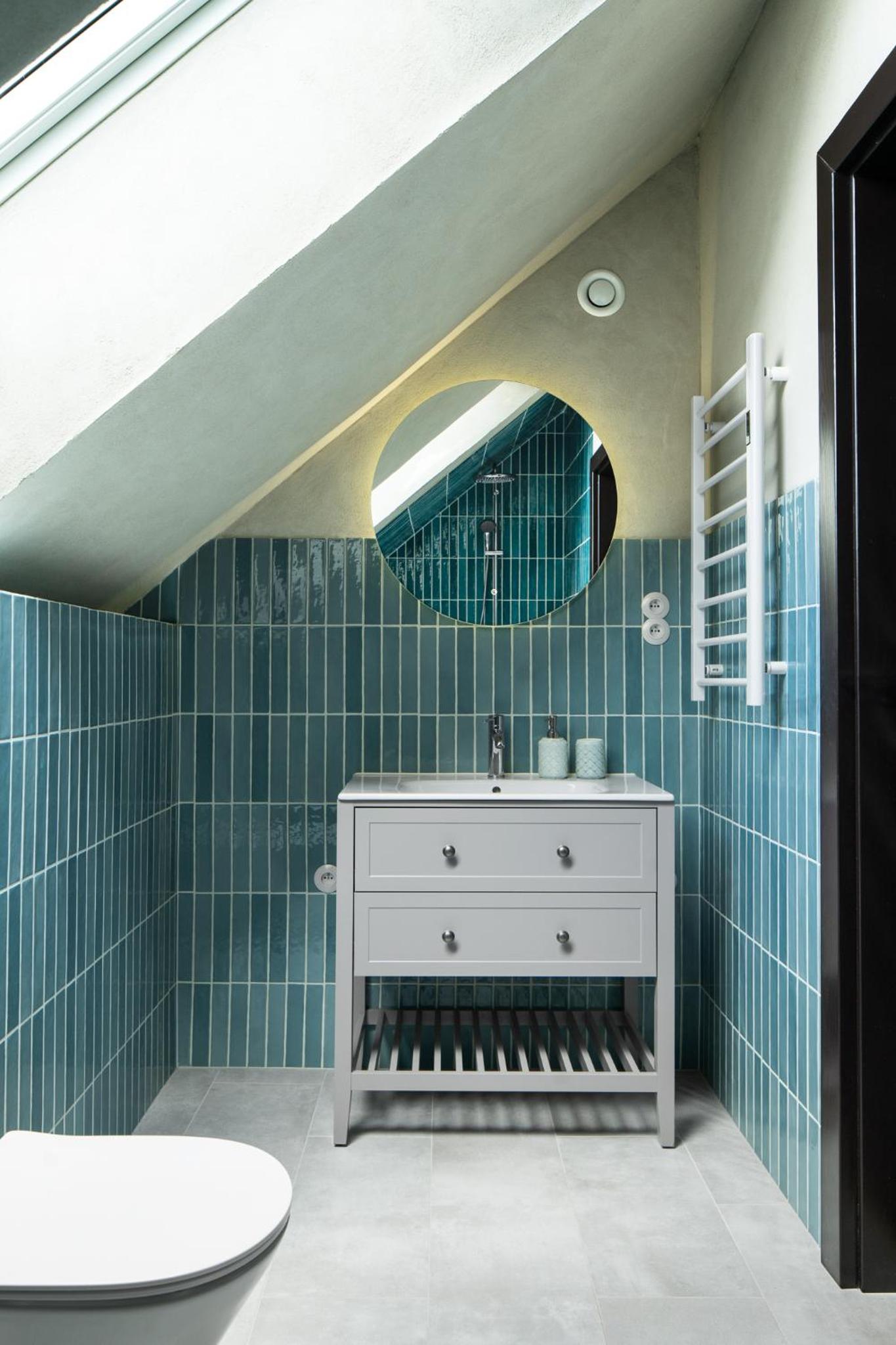 Four-Bedroom House - Photo 10