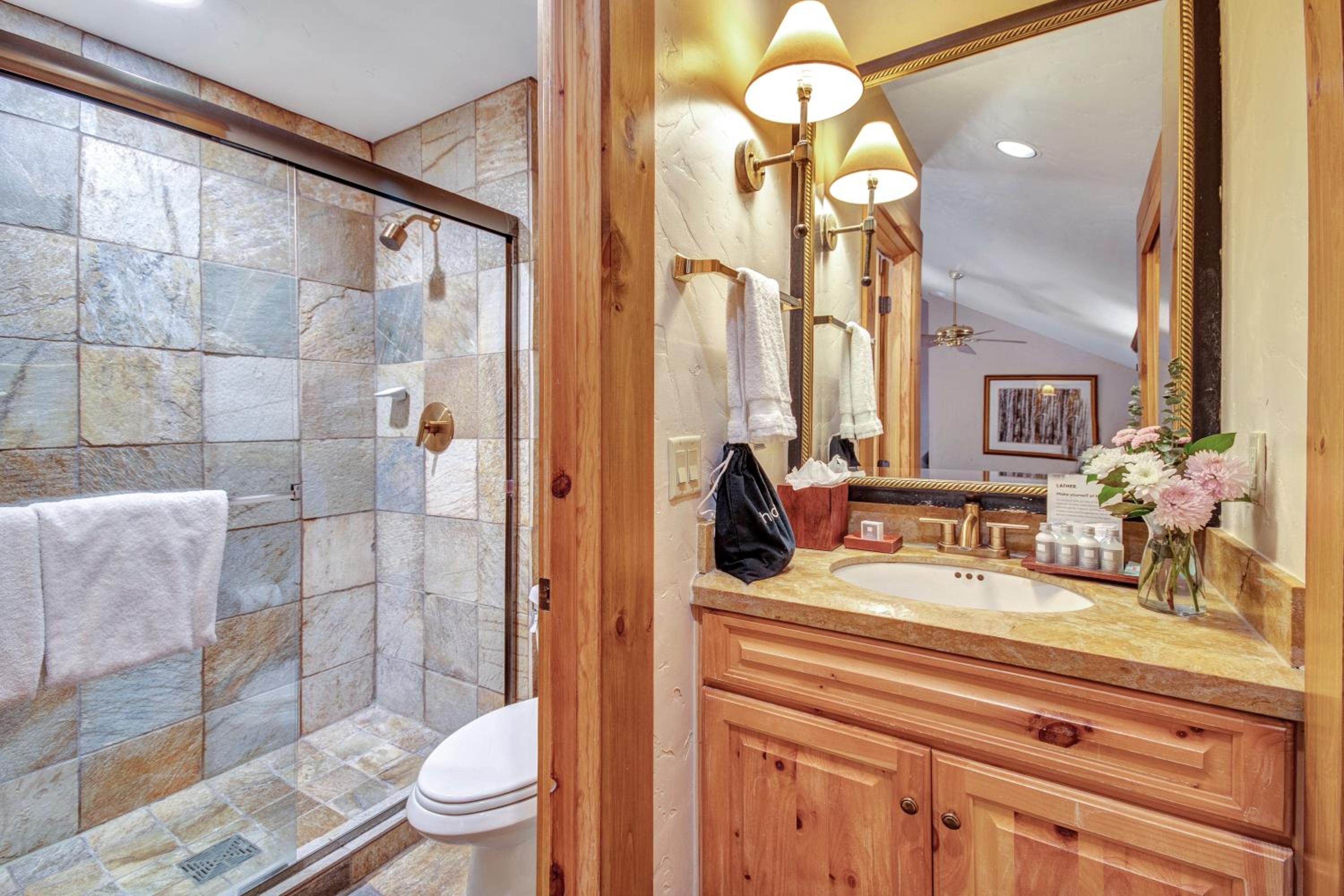 Two-Bedroom Suite - Photo 8