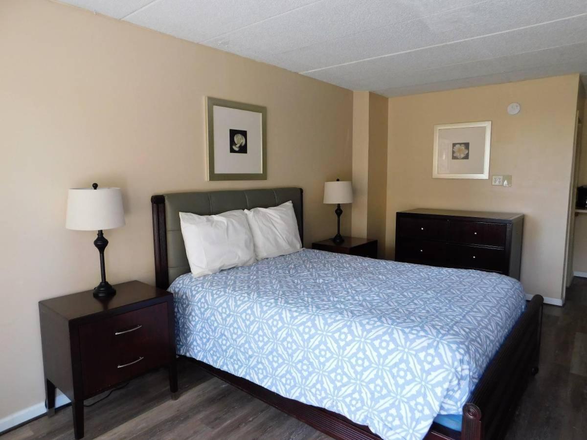 Deluxe Room - Photo 13