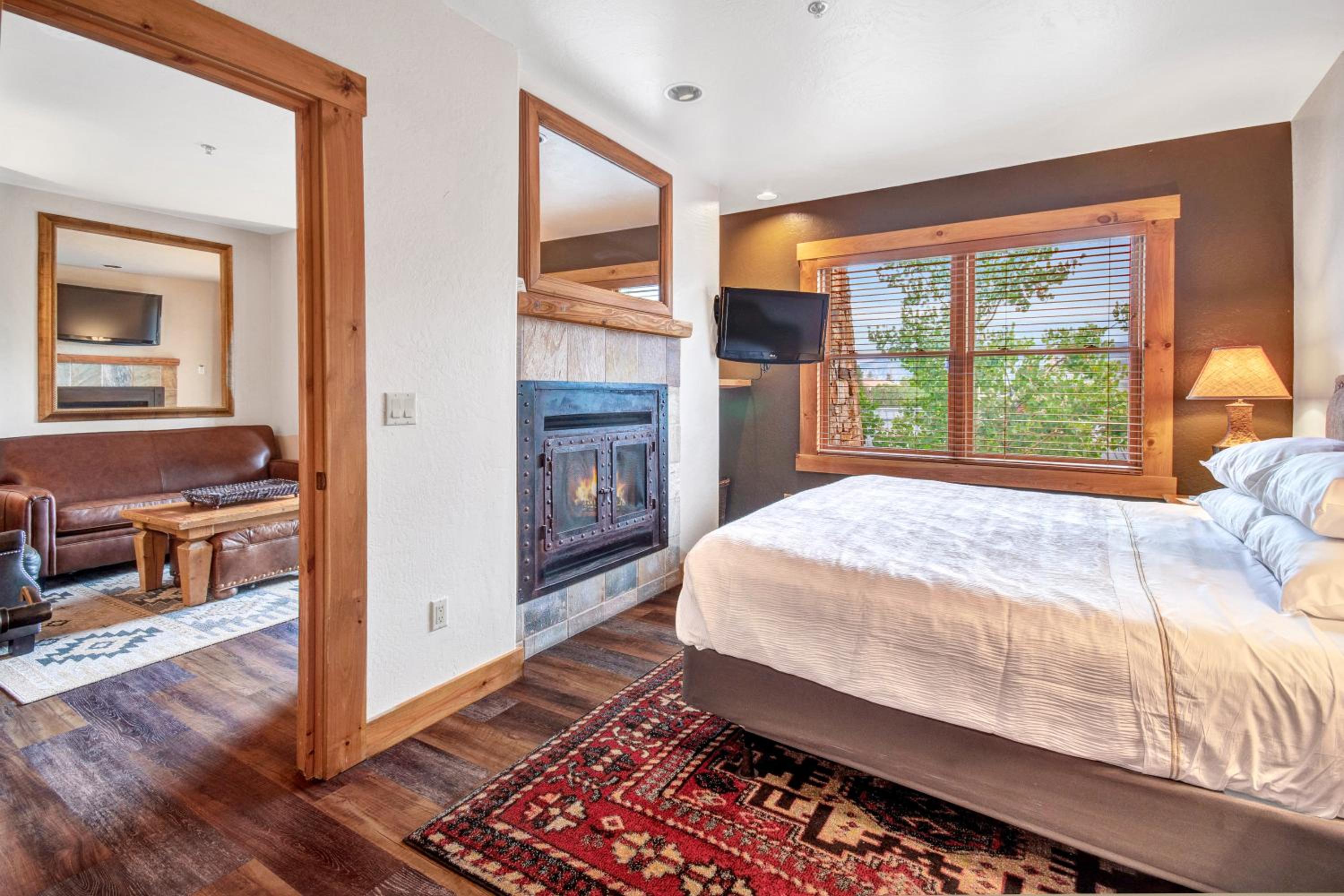 One-Bedroom Suite - Photo 1
