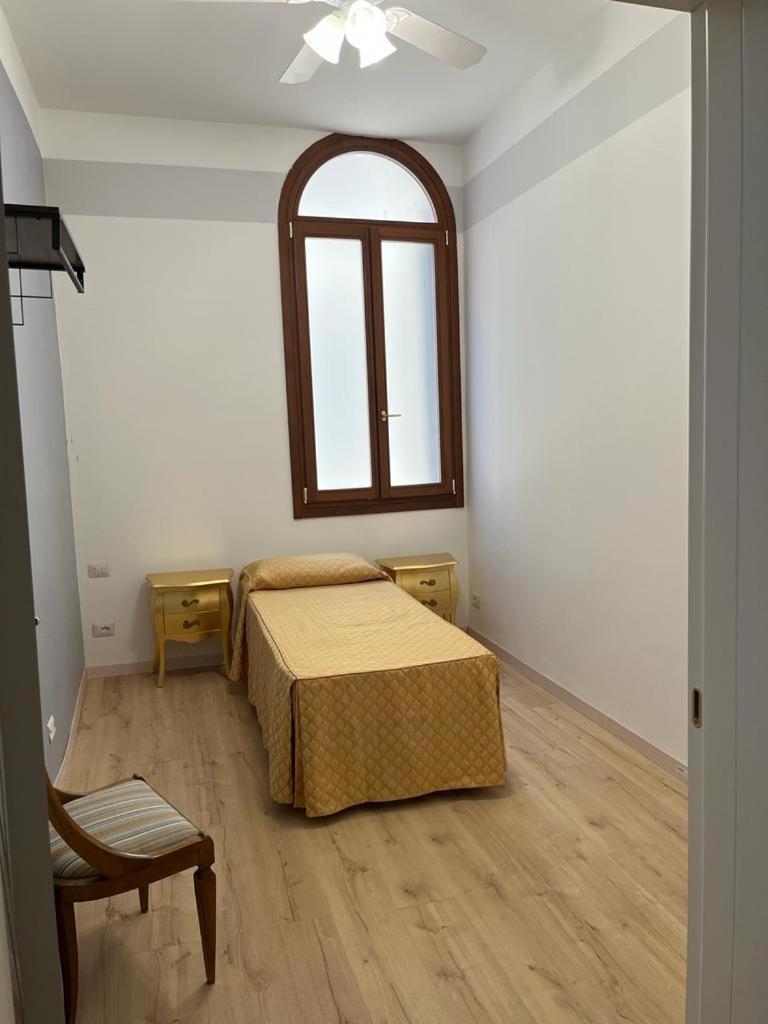 Single Room with Private Bathroom