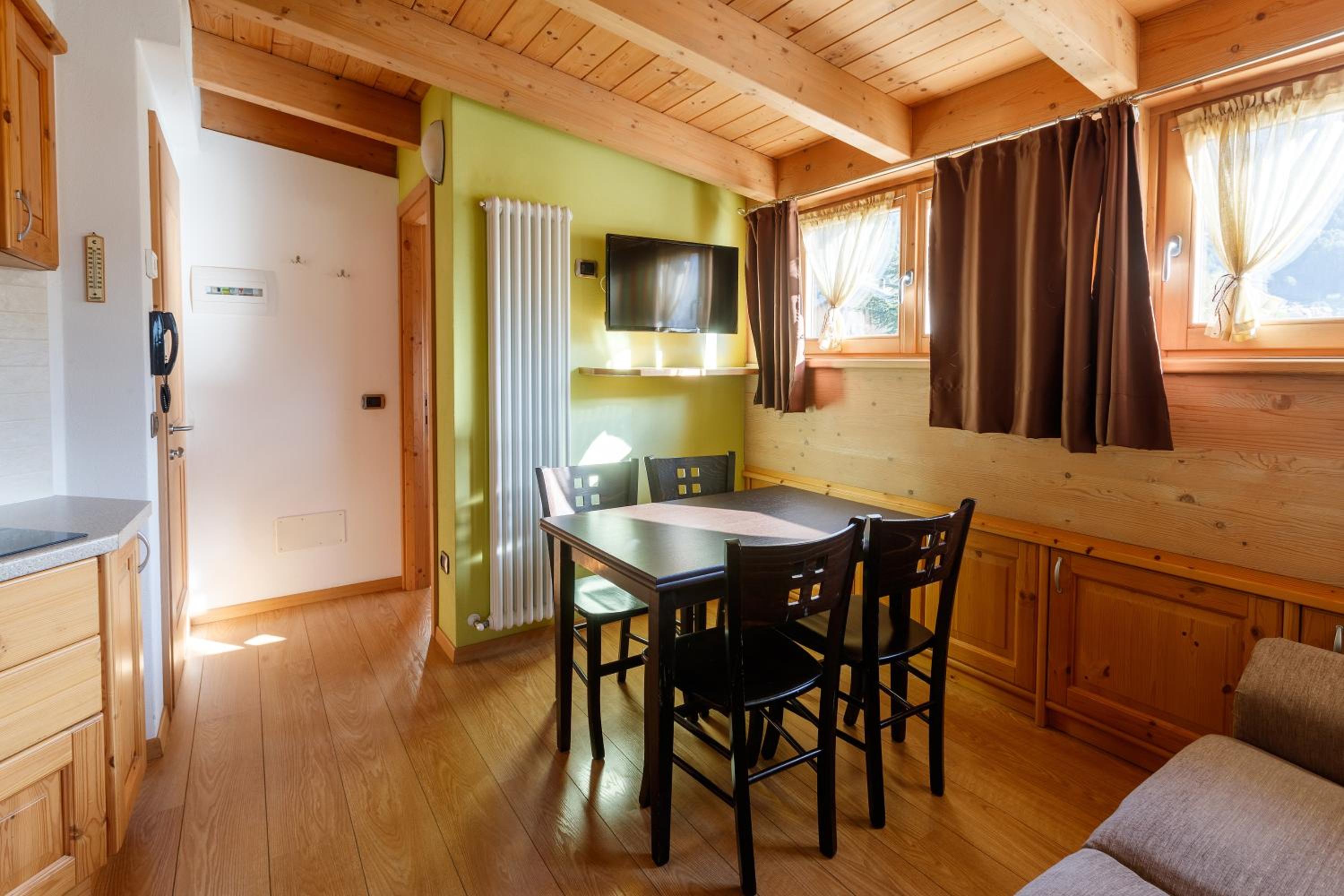 Apartment with Mountain View - Photo 15