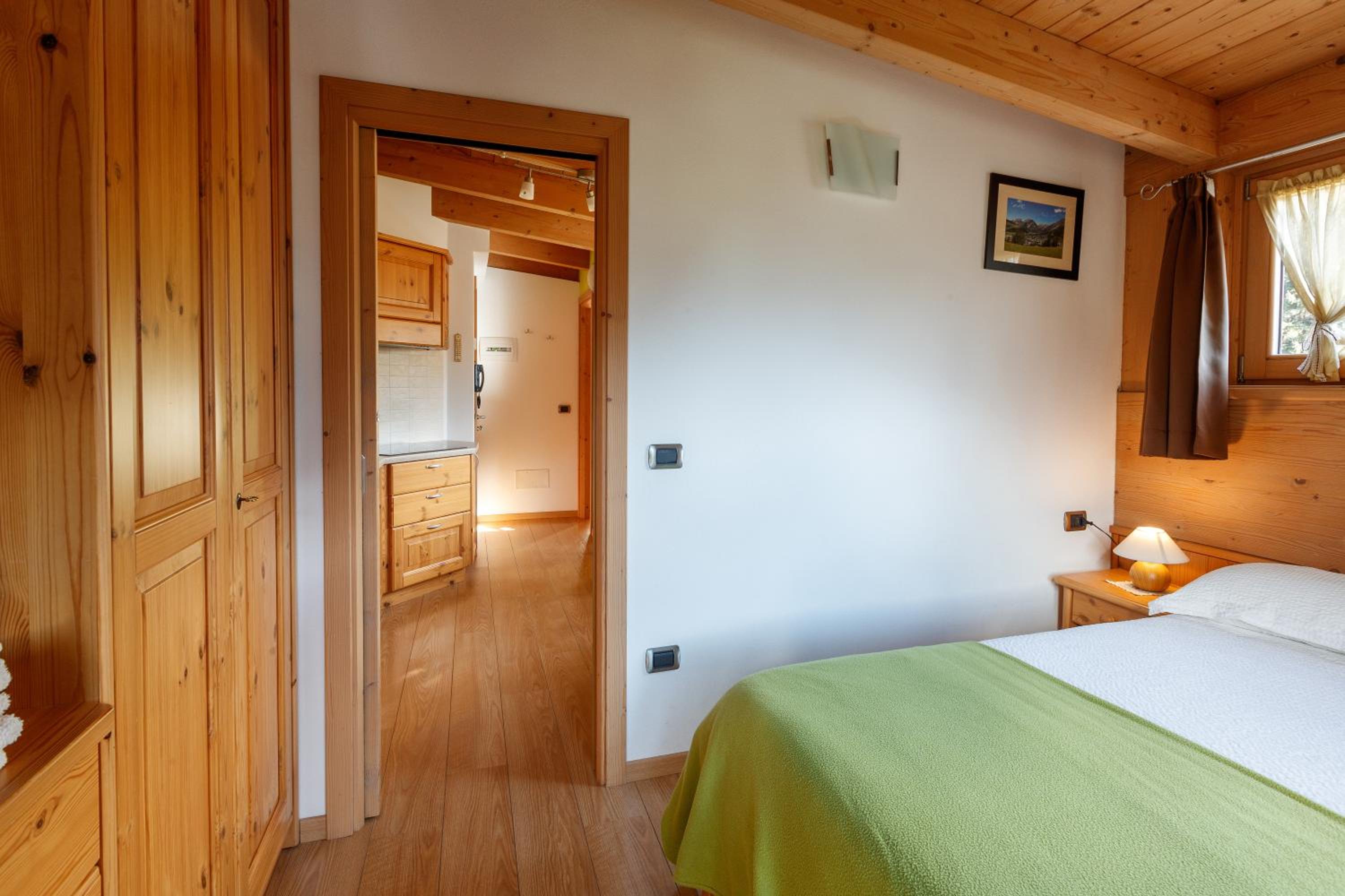 Apartment with Mountain View - Photo 12