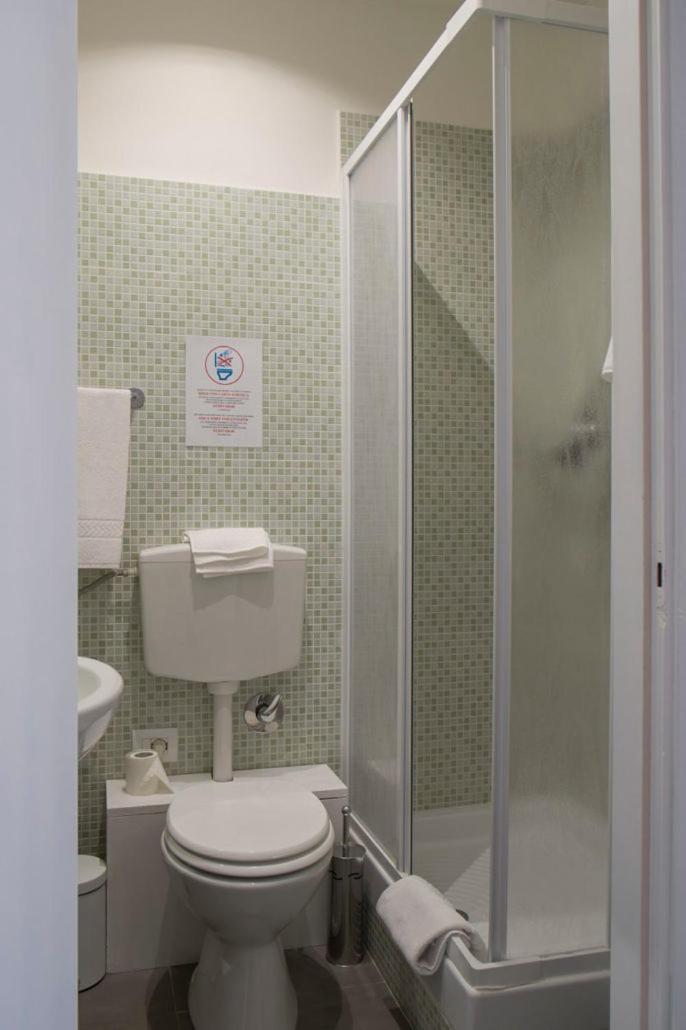 Standard Double or Twin Room photo 2