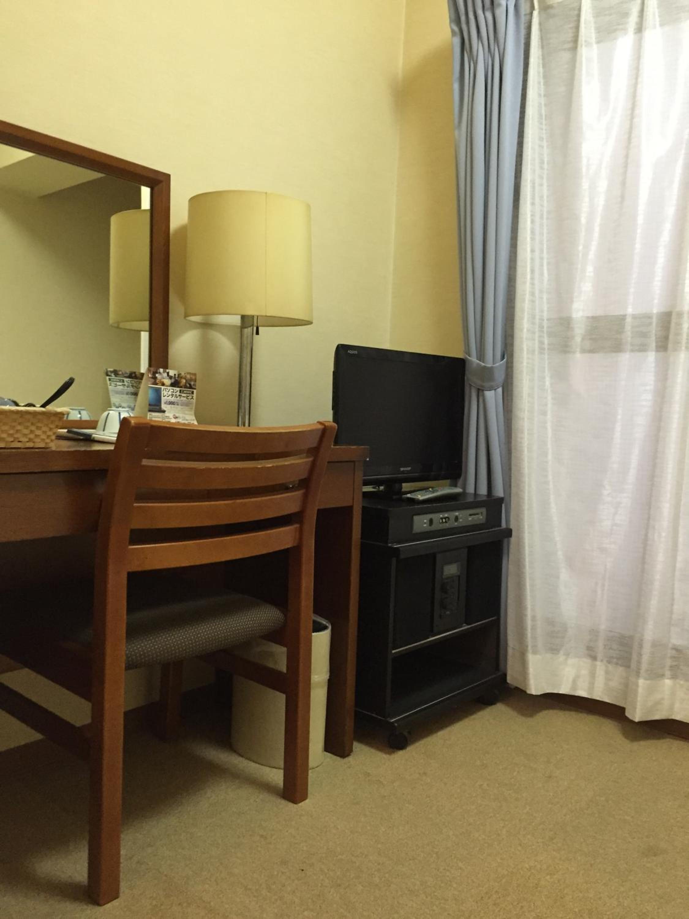 Single Room - Smoking photo 3