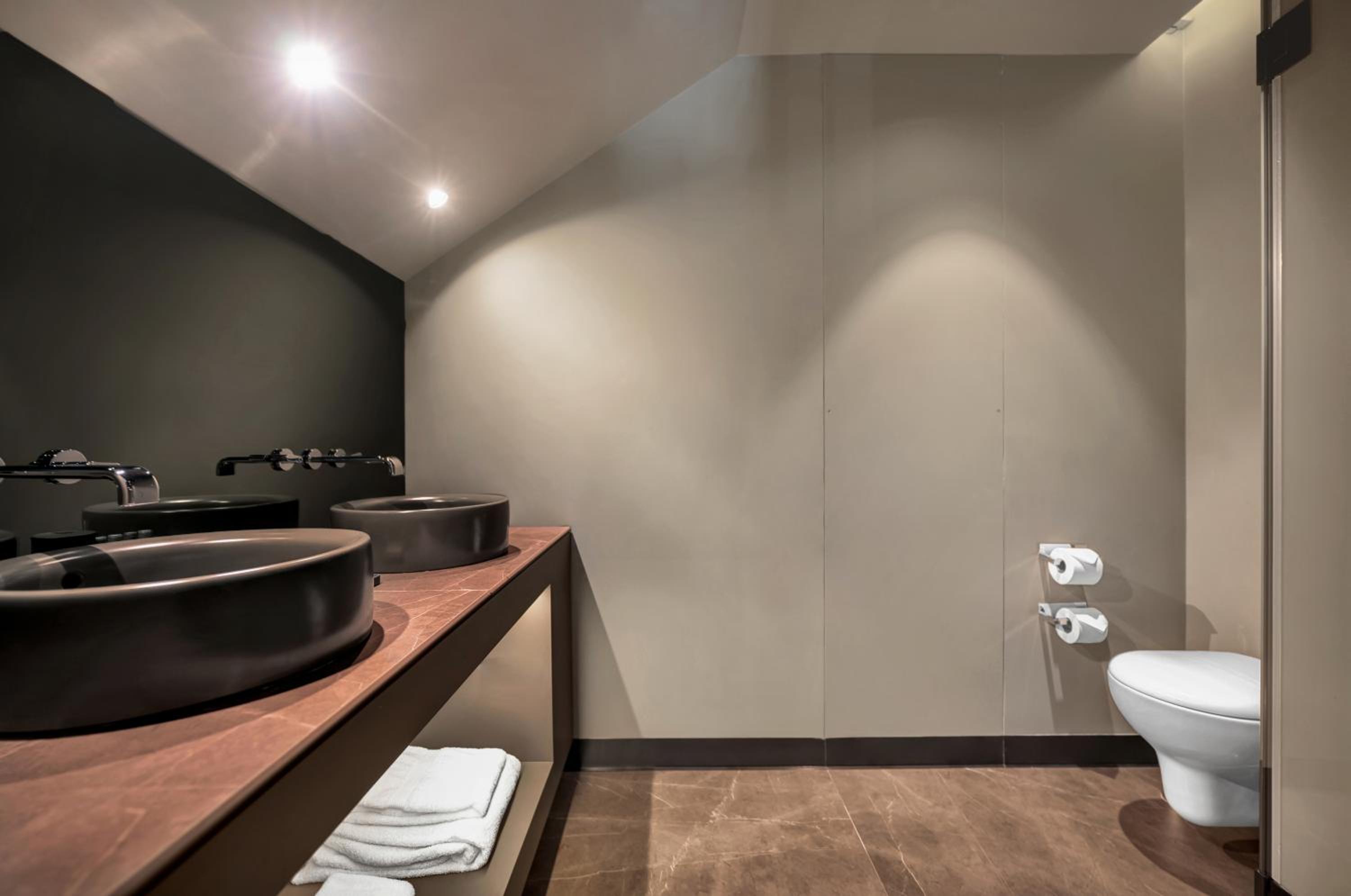 Duplex King Suite - Photo 11