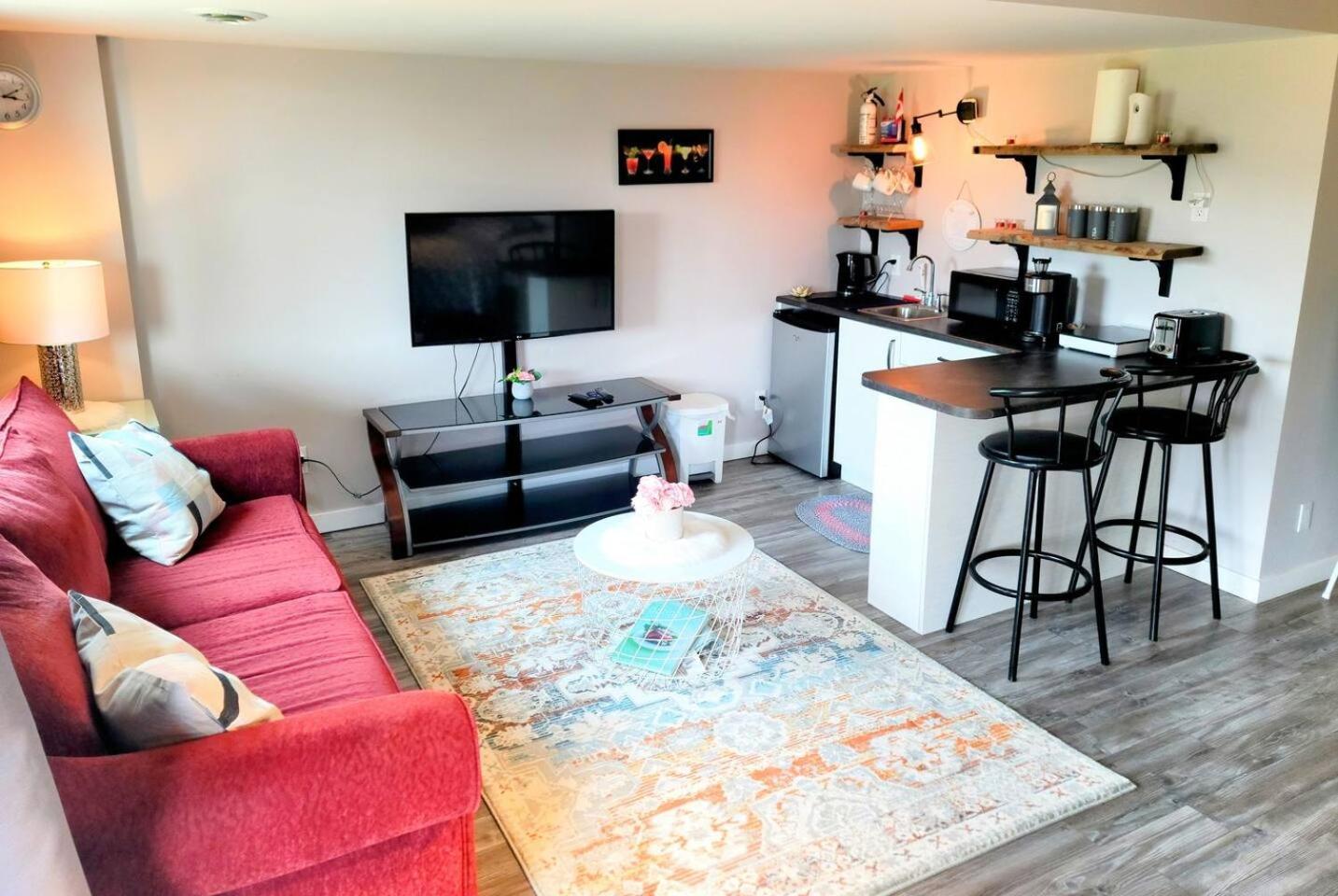 One-Bedroom House photo 1