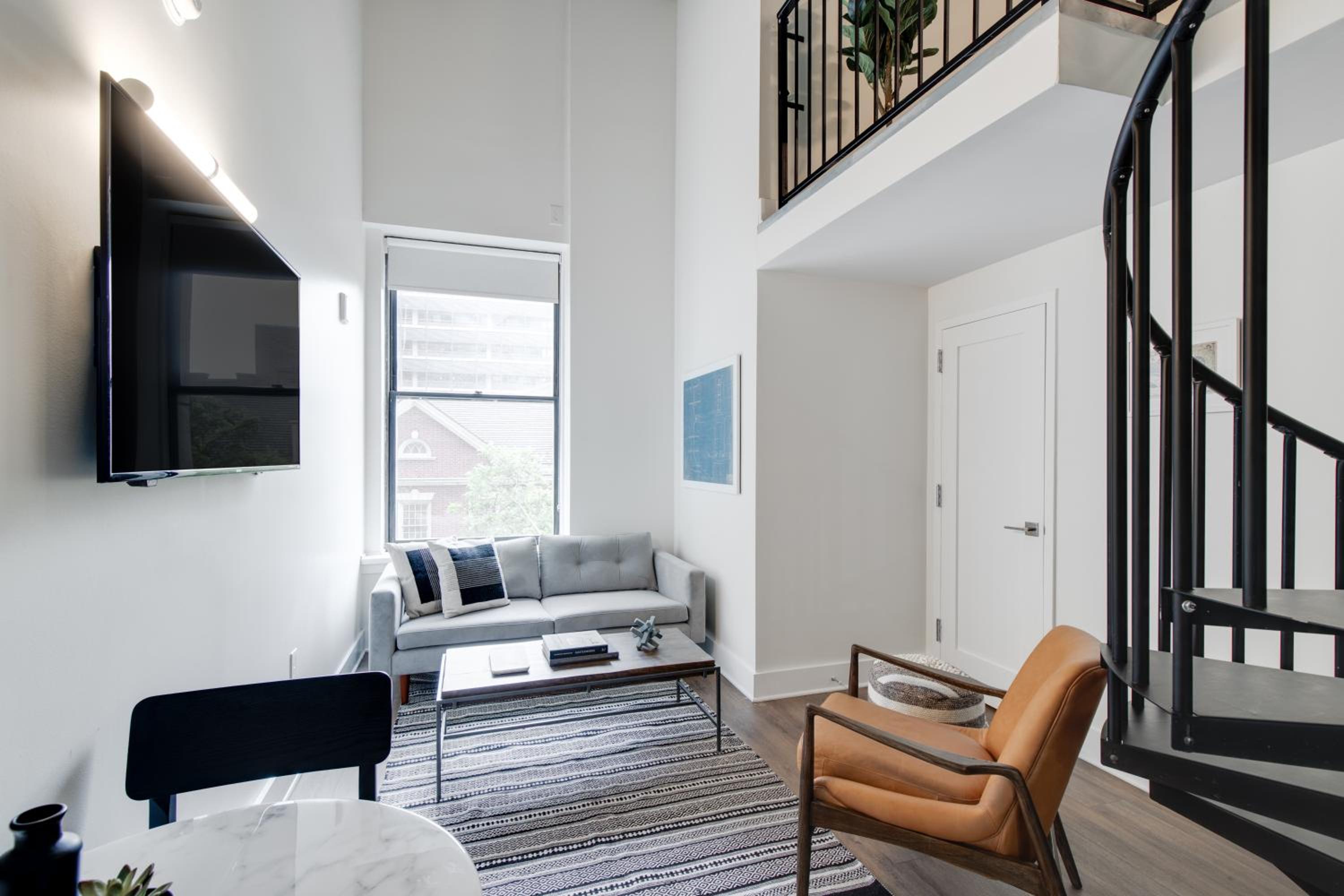 Two Bedroom Loft Apartment - Photo 3