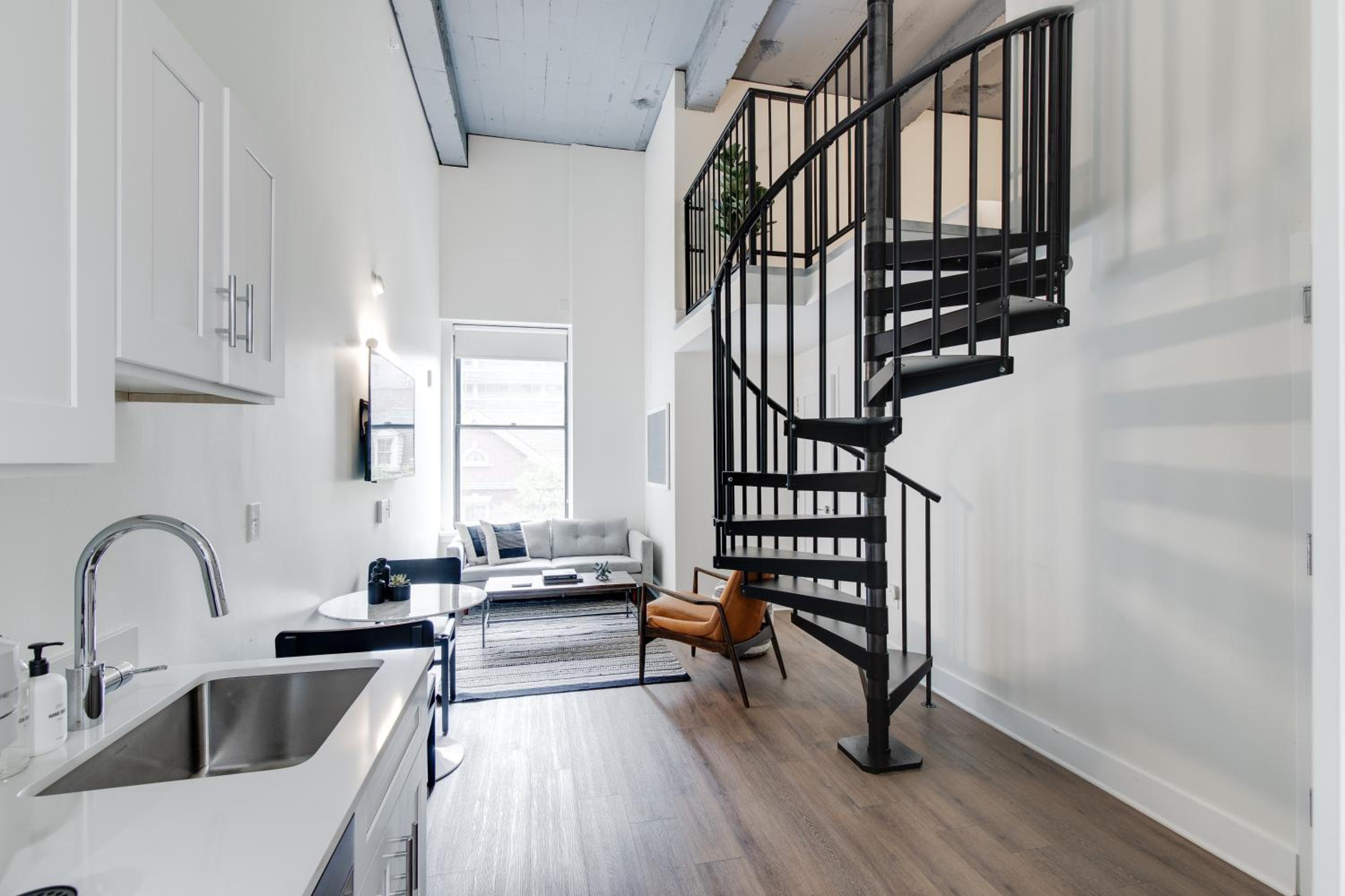 Two Bedroom Loft Apartment - Photo 1