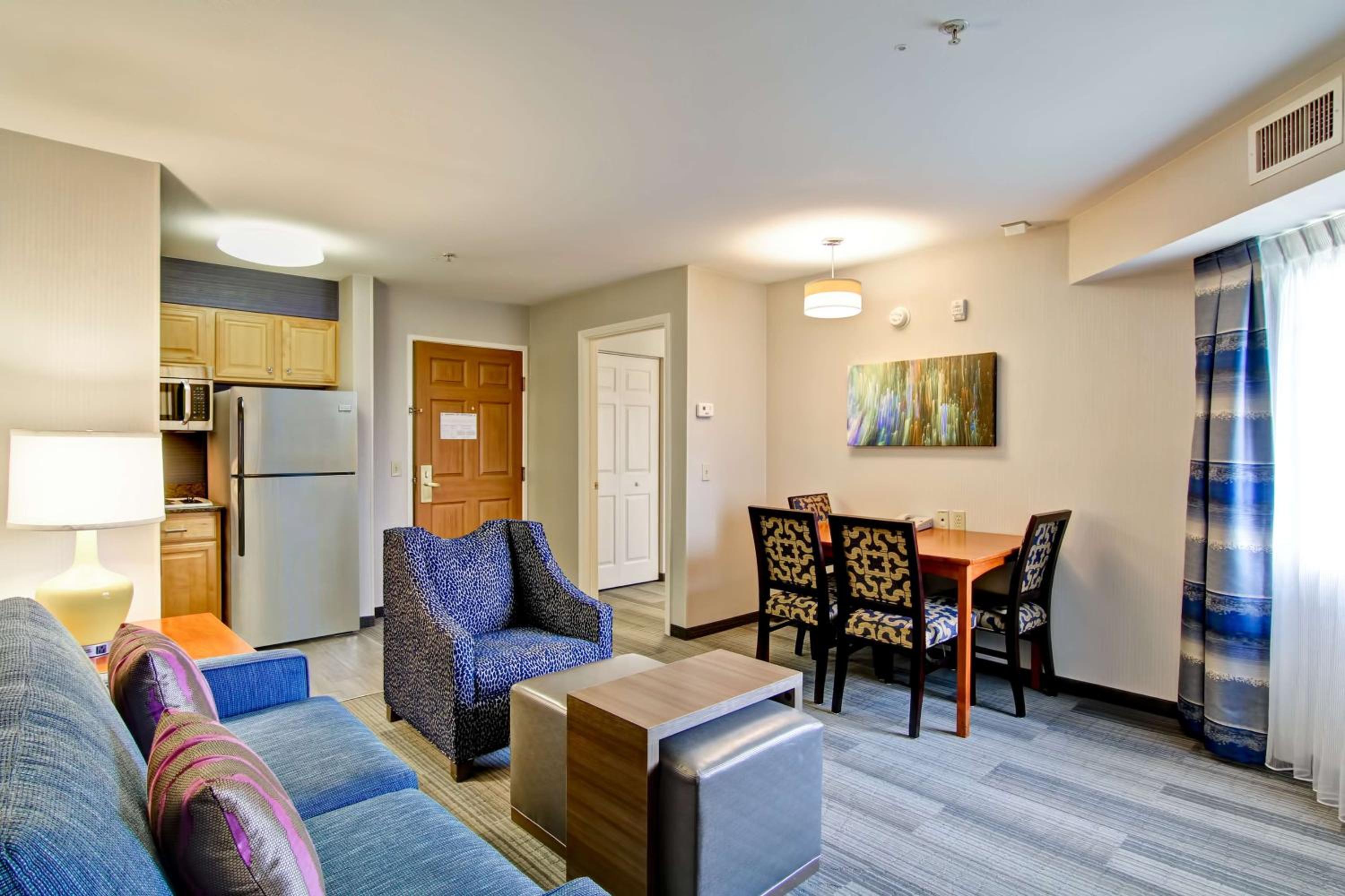 Two Bedroom Double Queen Suite with Sofa Bed - Non-Smoking  - Photo 4