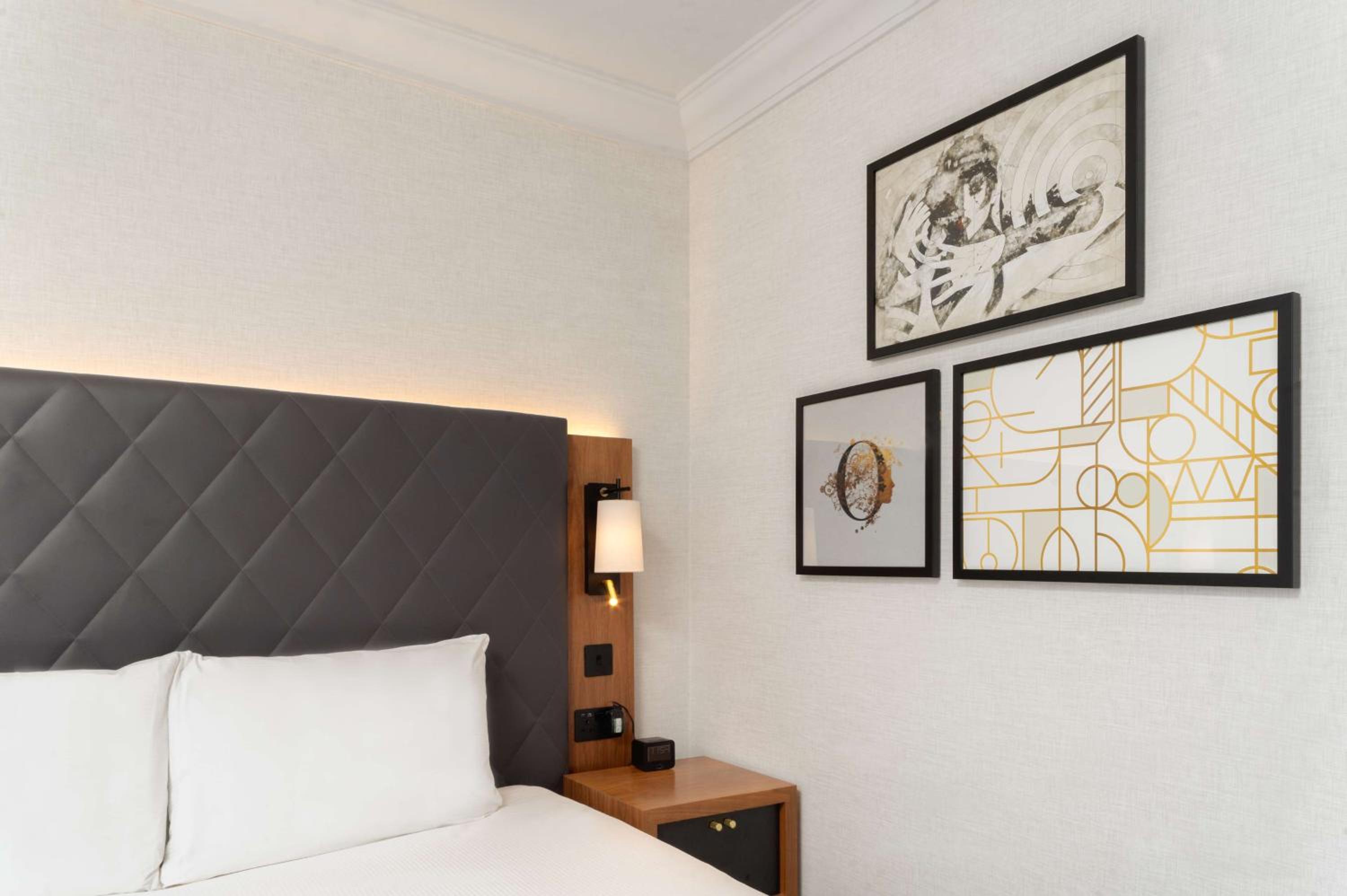 Premium King Room photo 1
