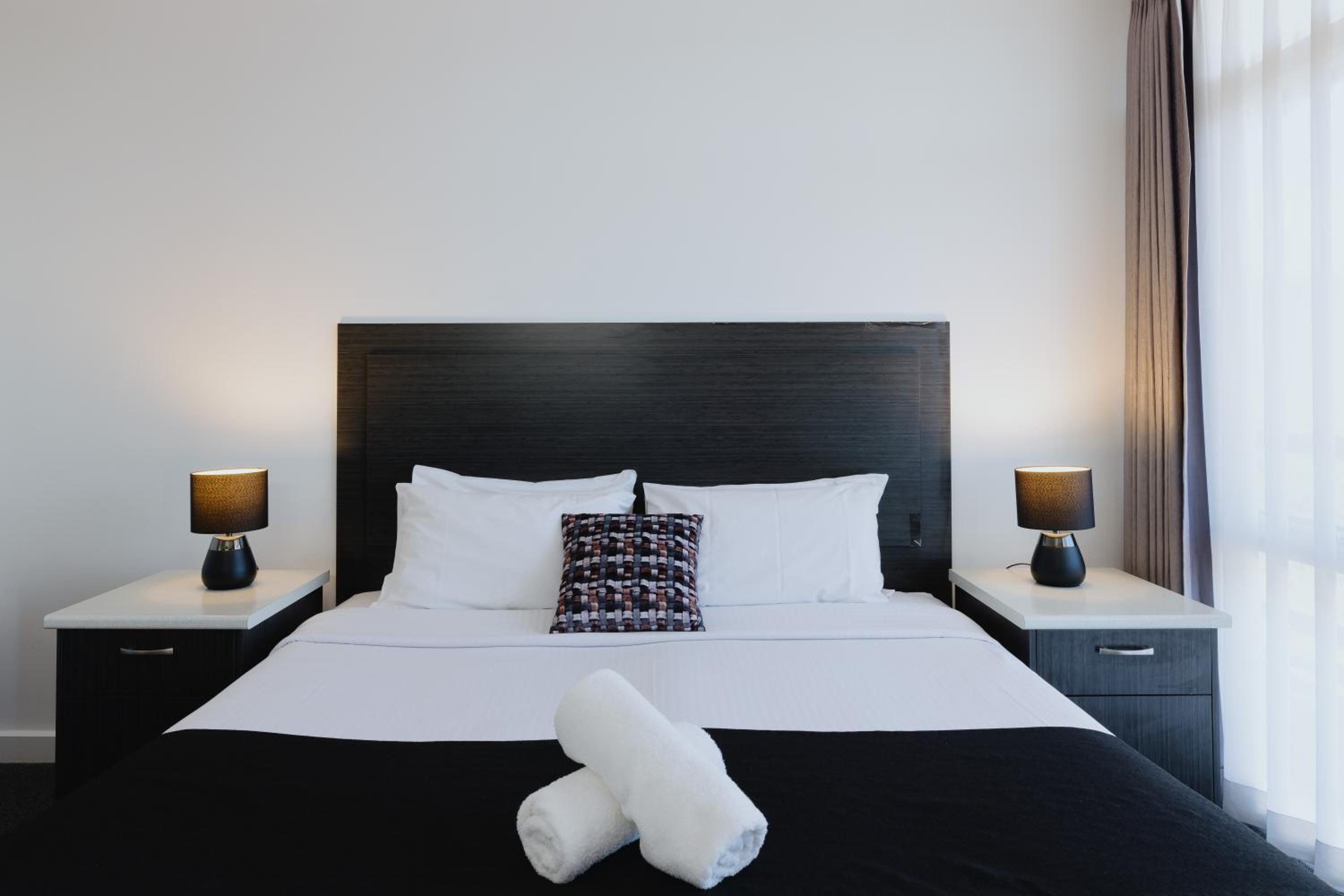 Deluxe King Room - Photo 4