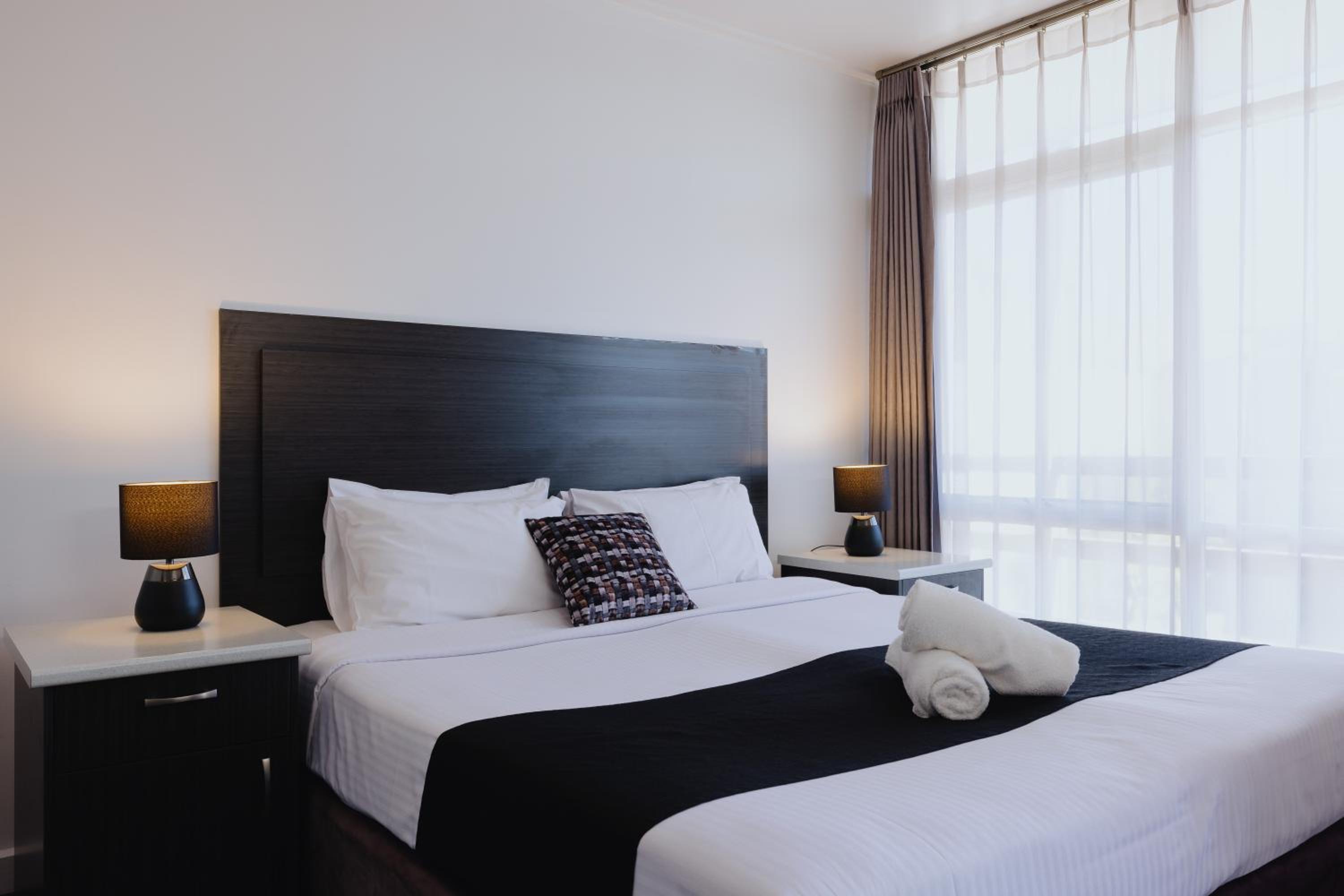 Deluxe King Room - Photo 5