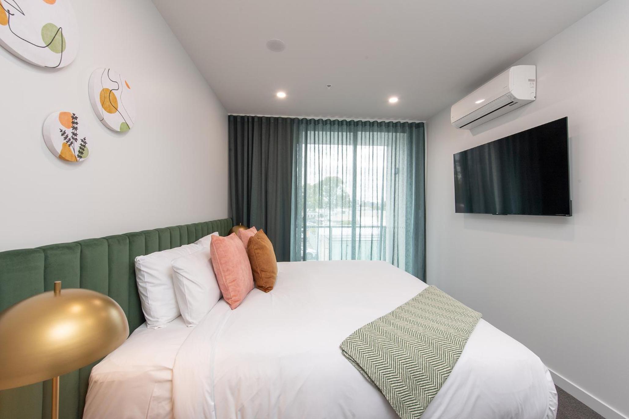 Deluxe 1 Bedroom Apartment