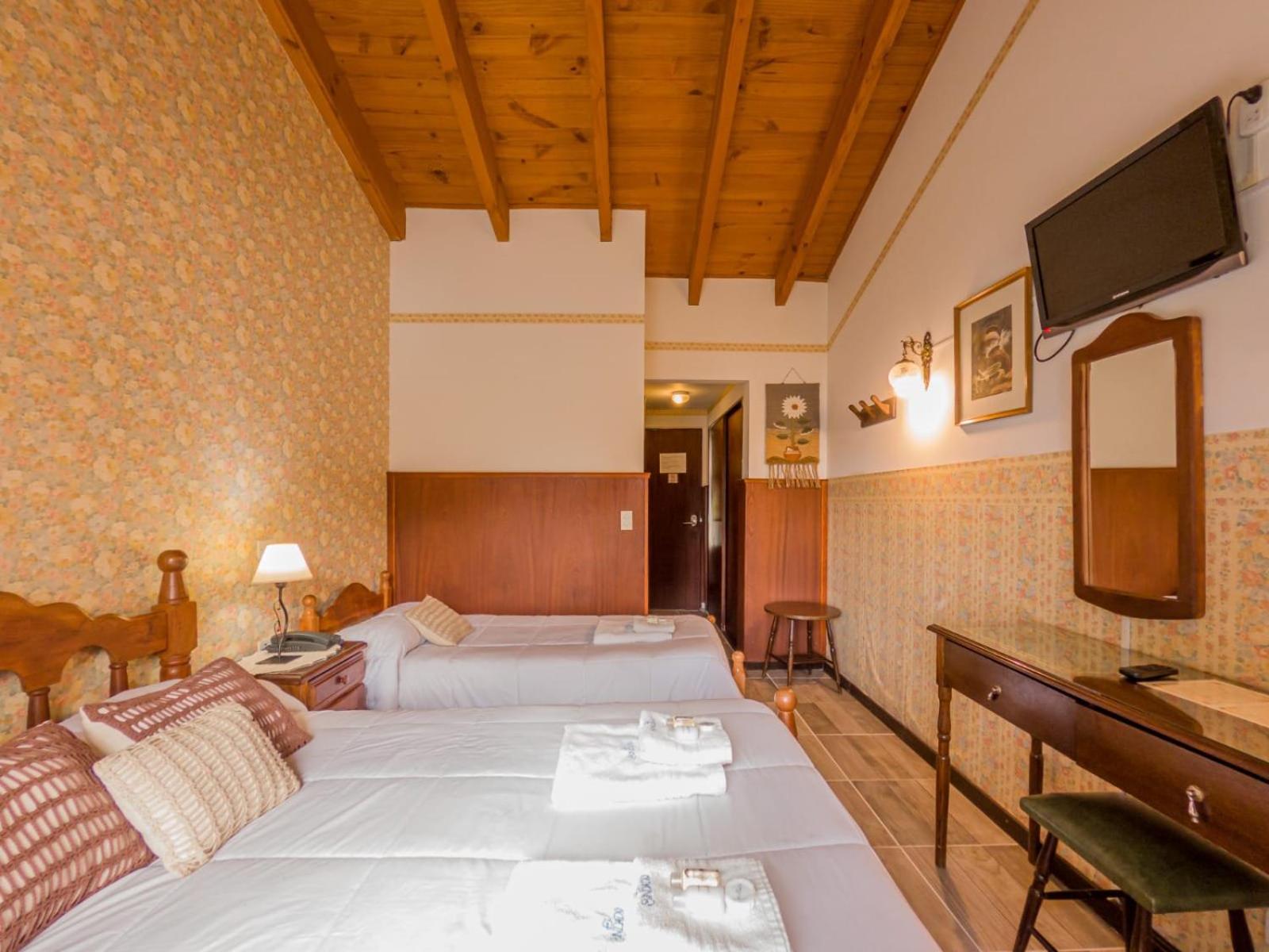 Quadruple Room with Lake View photo 1