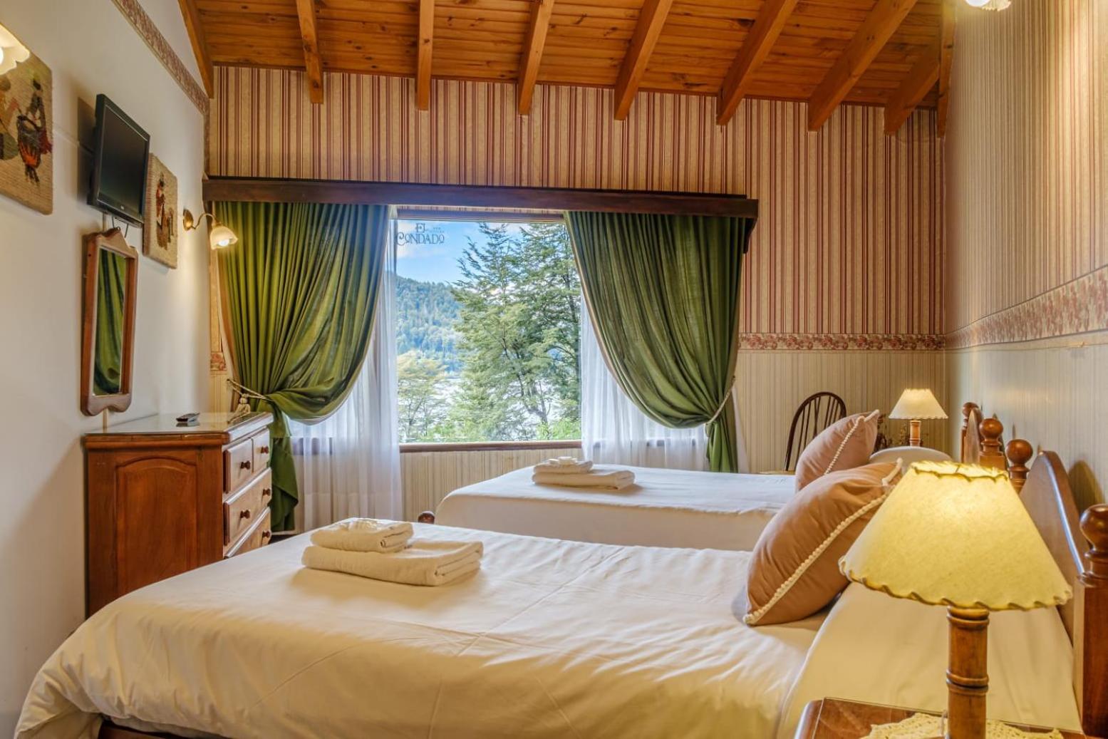 Twin Room with Lake View photo 1