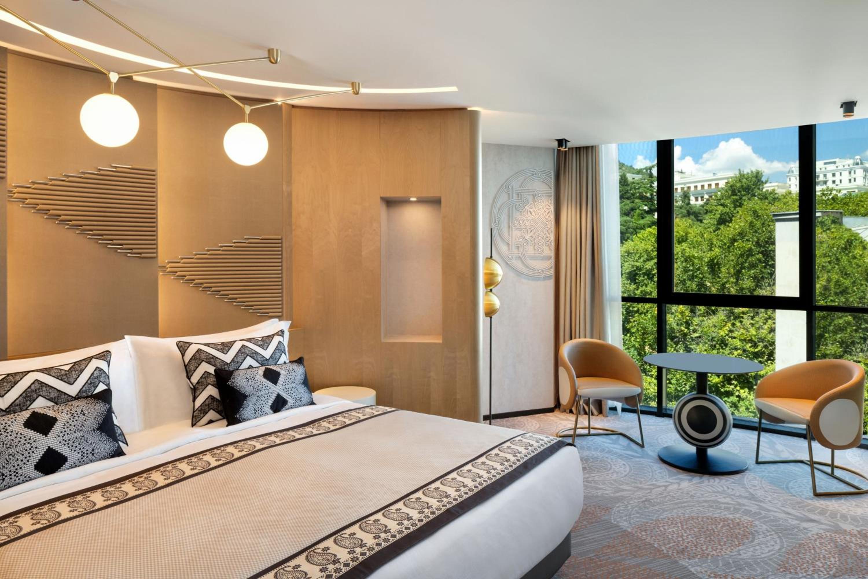 Signature Suite with Executive Lounge Access - Photo 6
