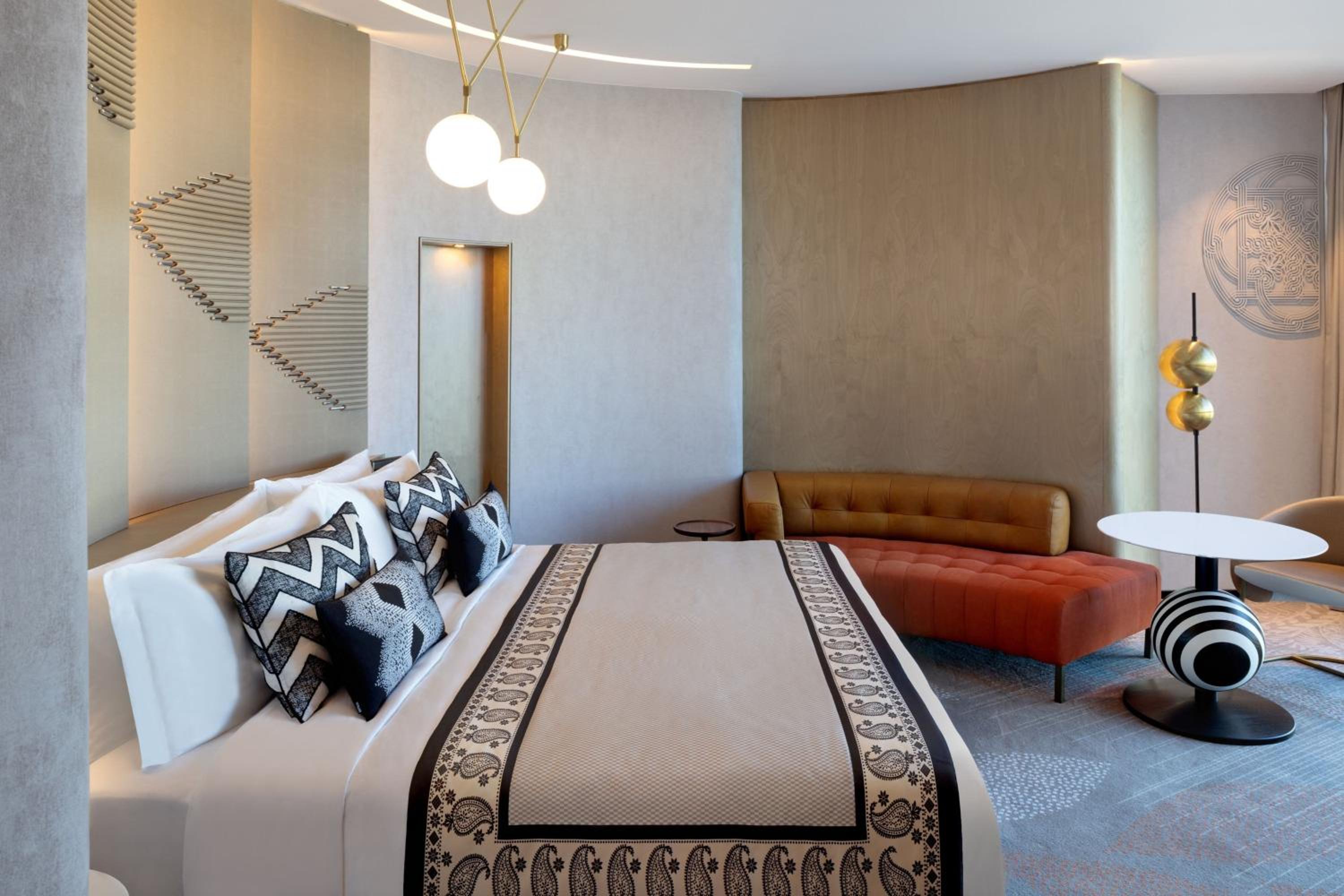Executive Suite - Executive Lounge Access - Photo 1
