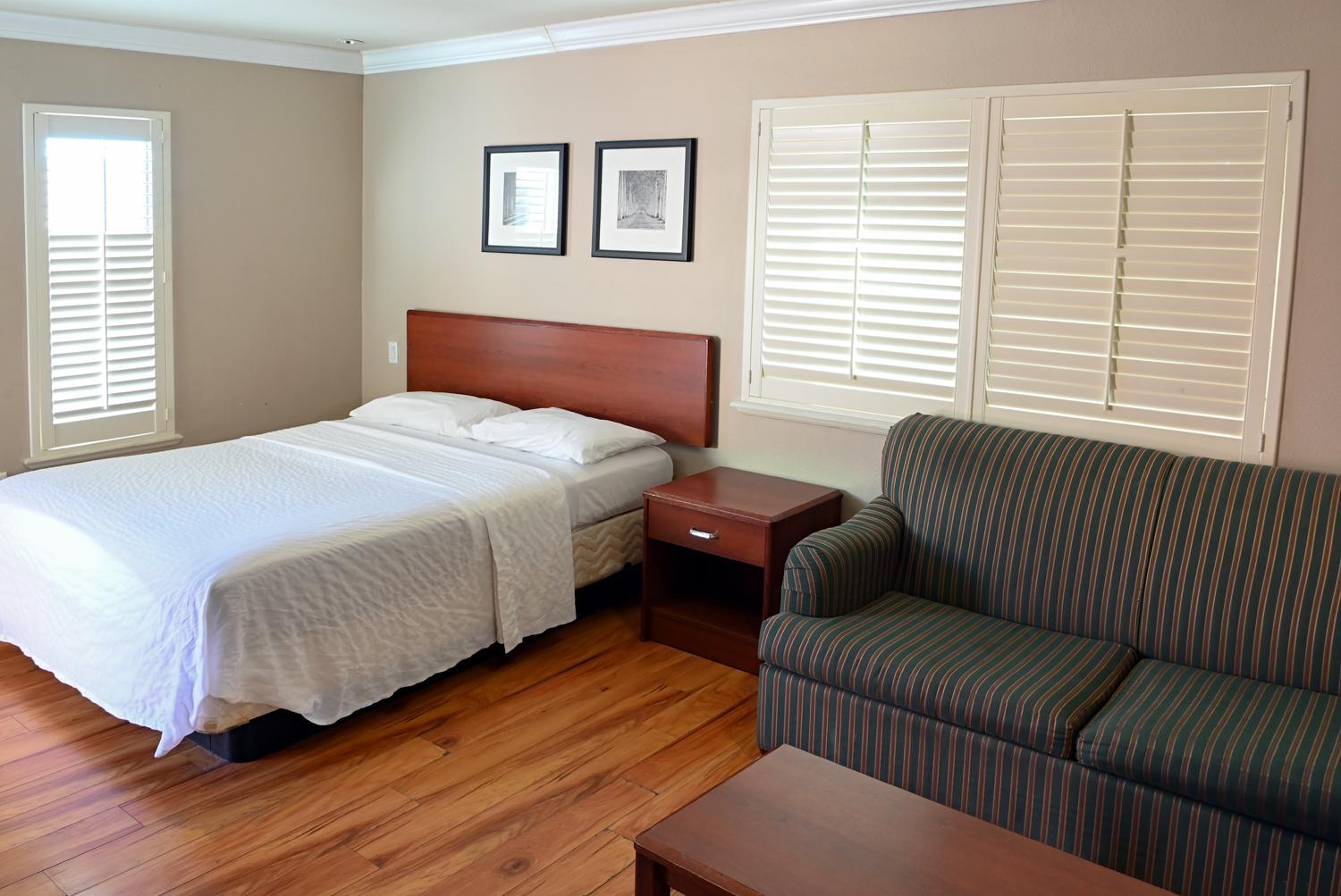Business Queen Room - Non-Smoking - Photo 3
