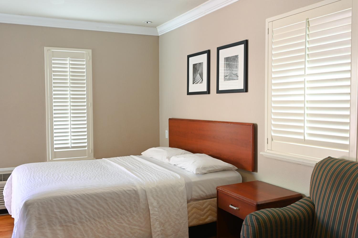 Business Queen Room - Non-Smoking - Photo 10