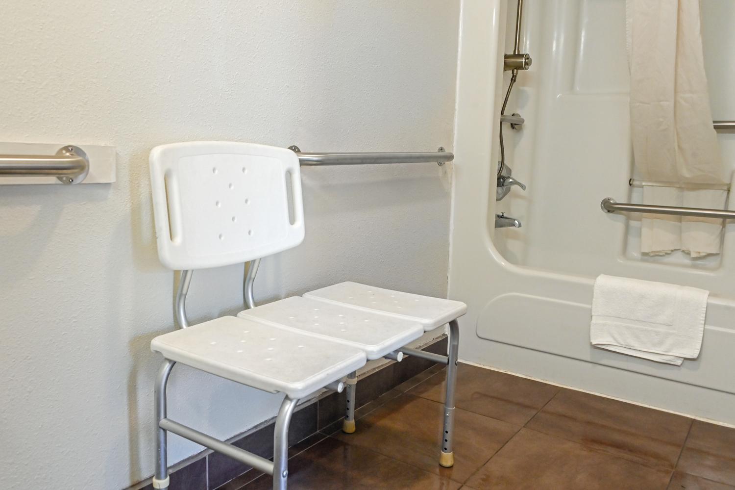 Queen Room - Disability Access/Non-Smoking - Photo 3