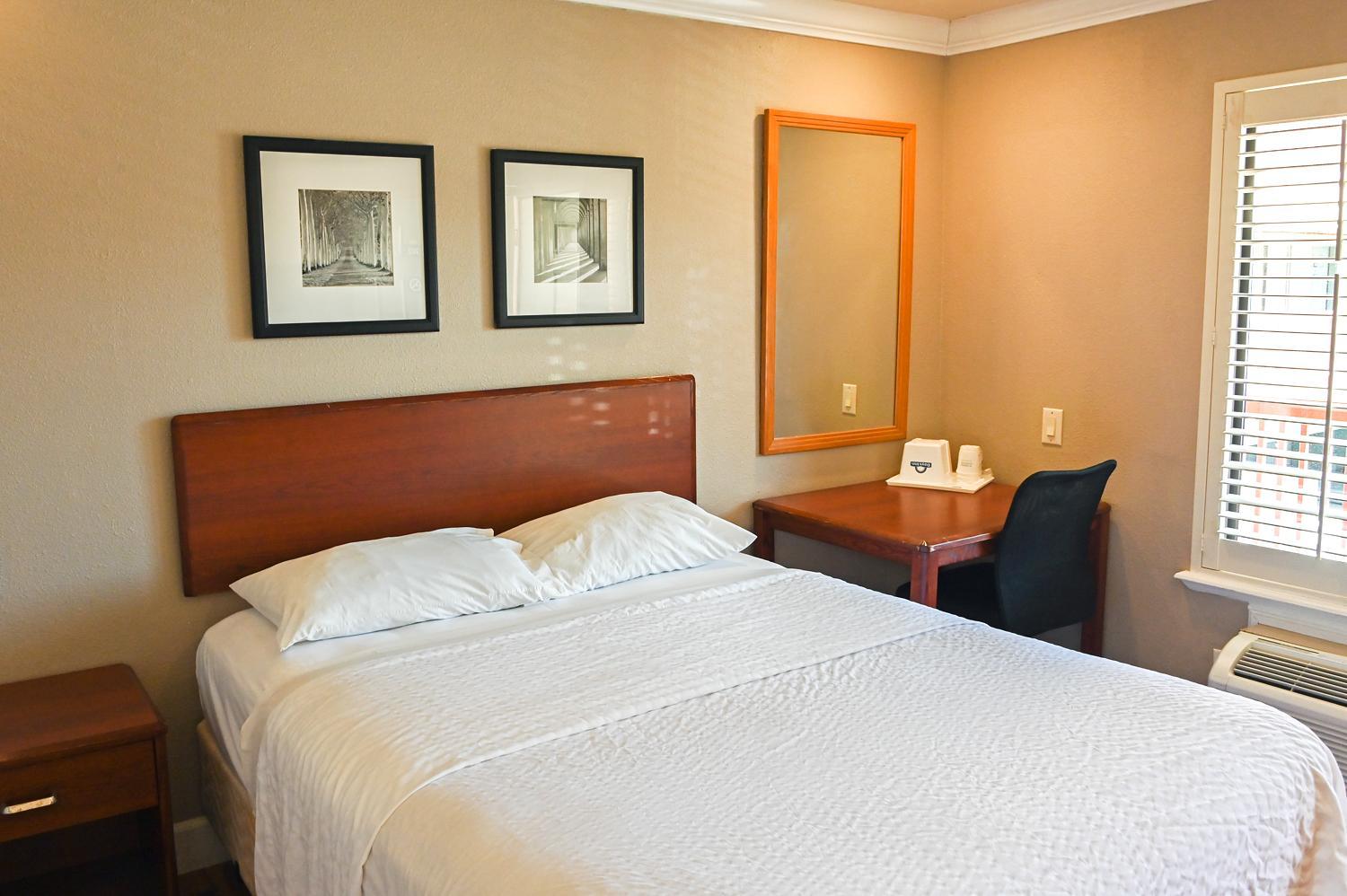 Queen Room - Disability Access/Non-Smoking - Photo 4