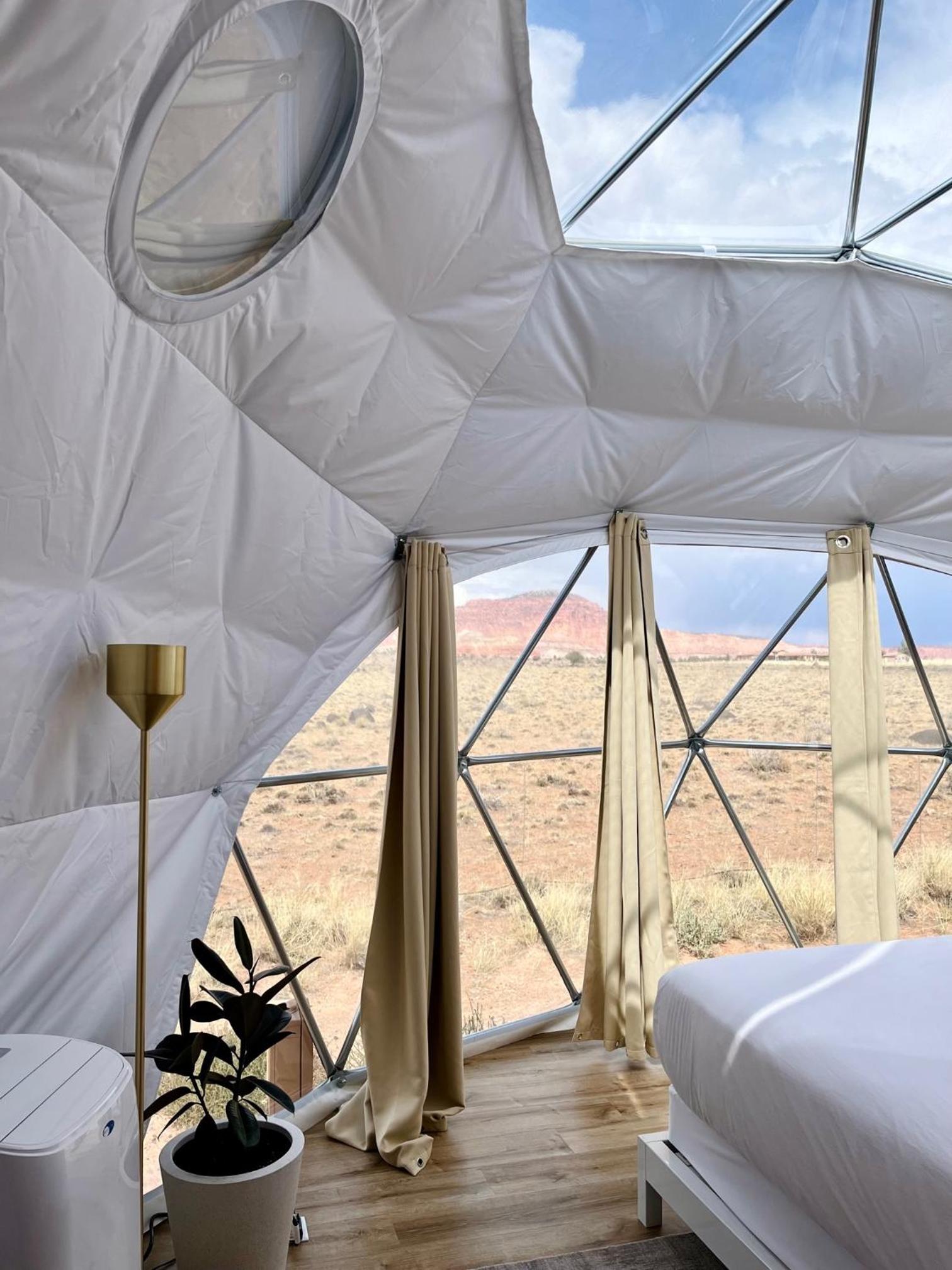 Premium Family Tent with Skylight