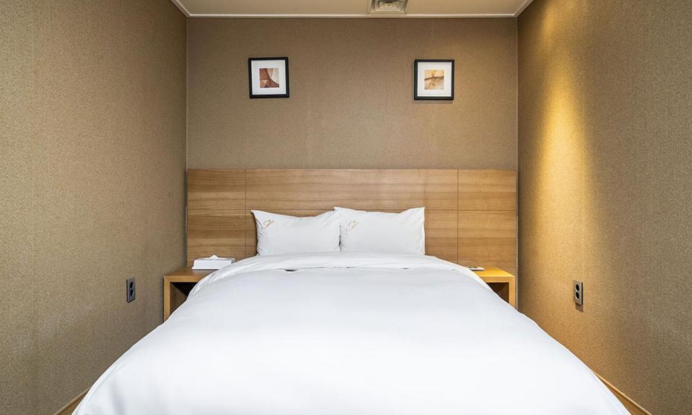 Standard Double Room - Photo 4