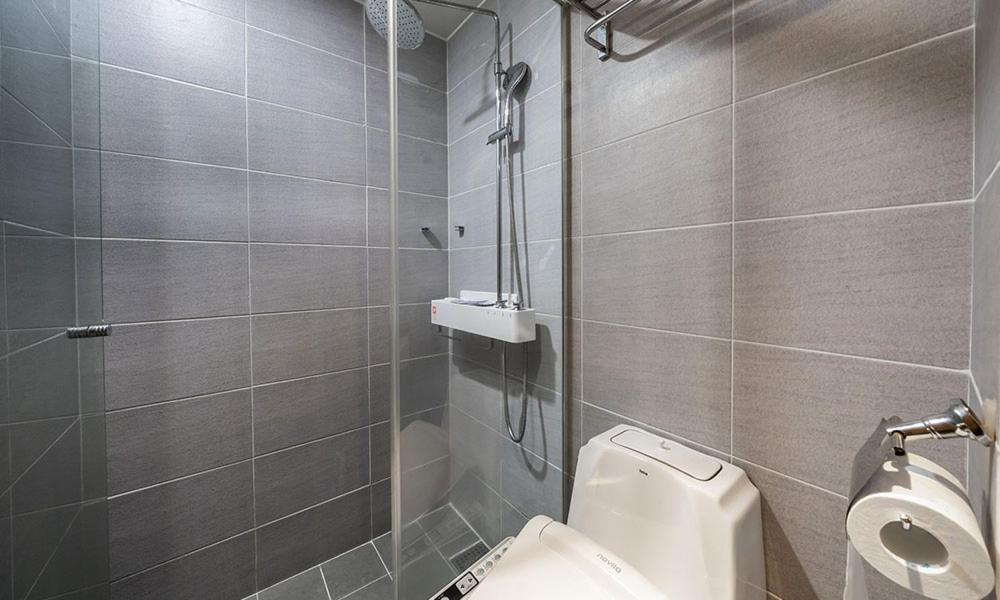 Standard Twin Room - Photo 4