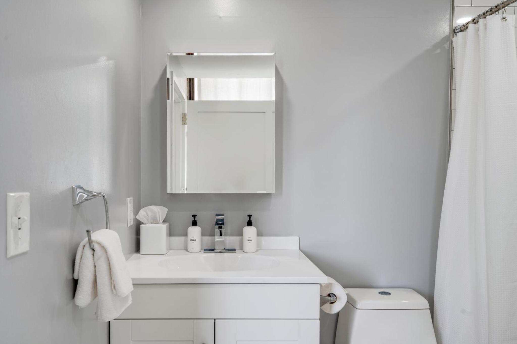 One-Bedroom Apartment - Photo 14