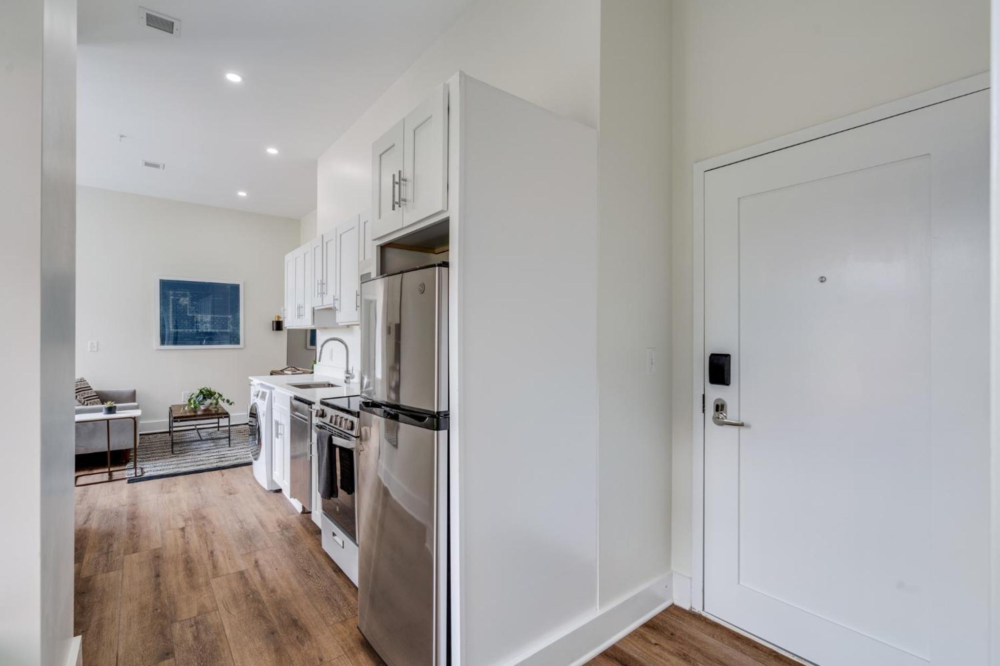 One-Bedroom Apartment - Photo 11