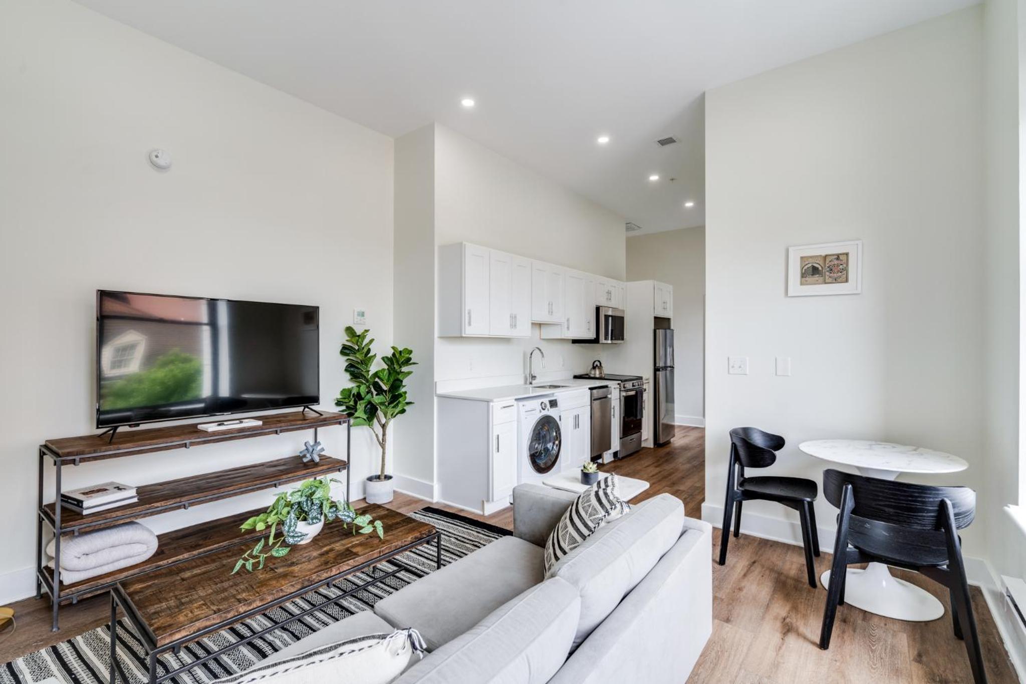 One-Bedroom Apartment - Photo 4