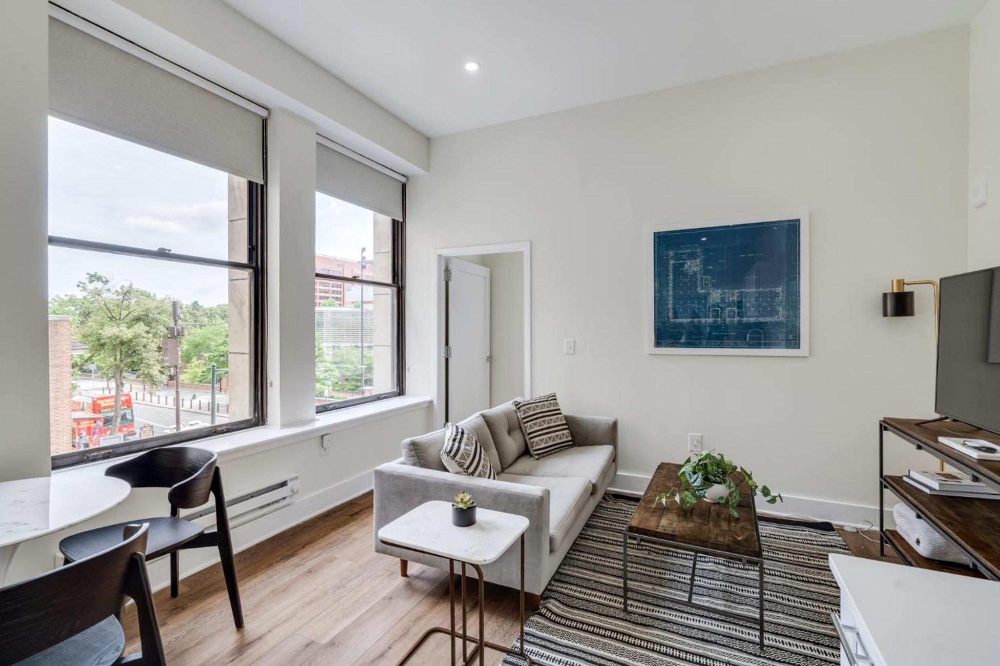 One-Bedroom Apartment - Photo 1