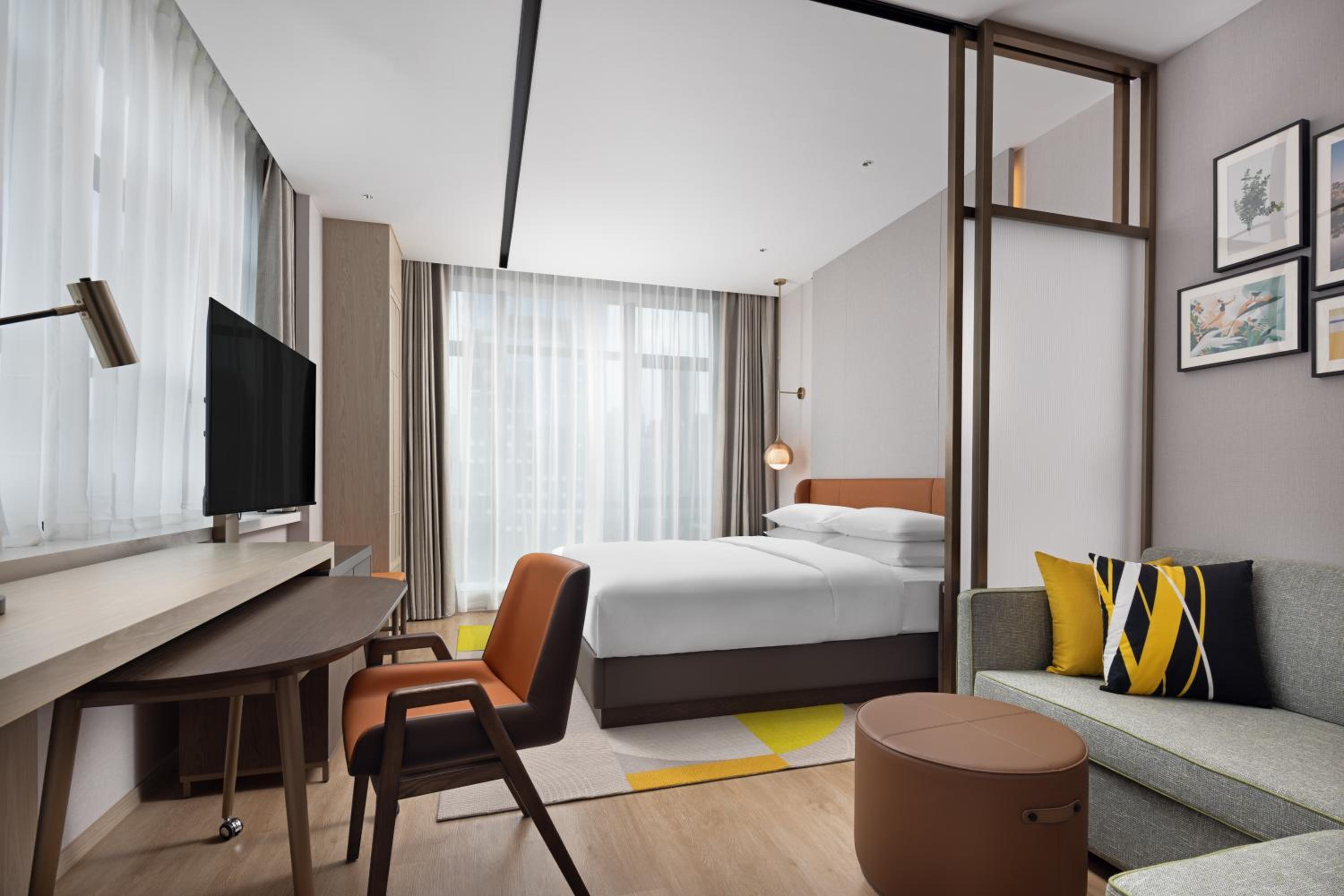 Deluxe Queen Room