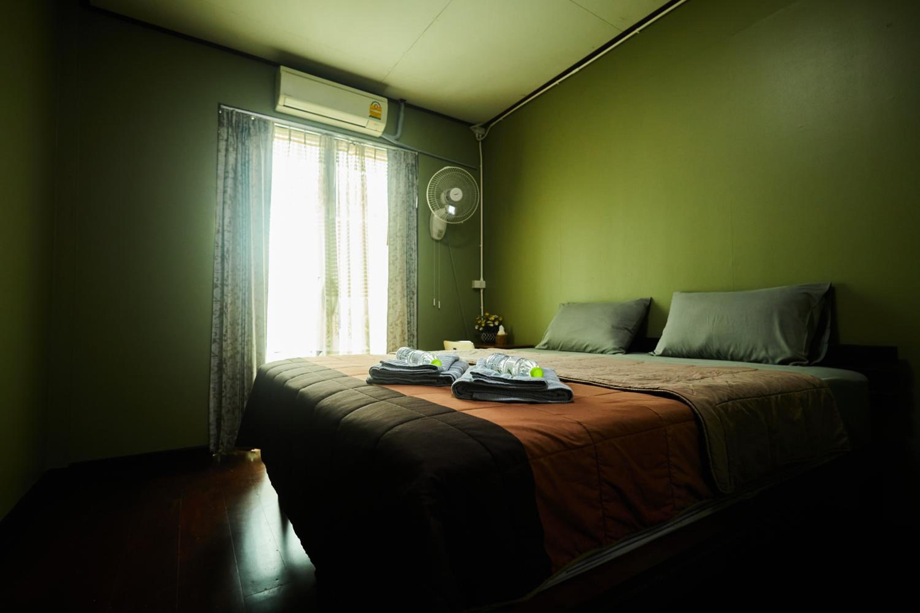 Standard King Room photo 1