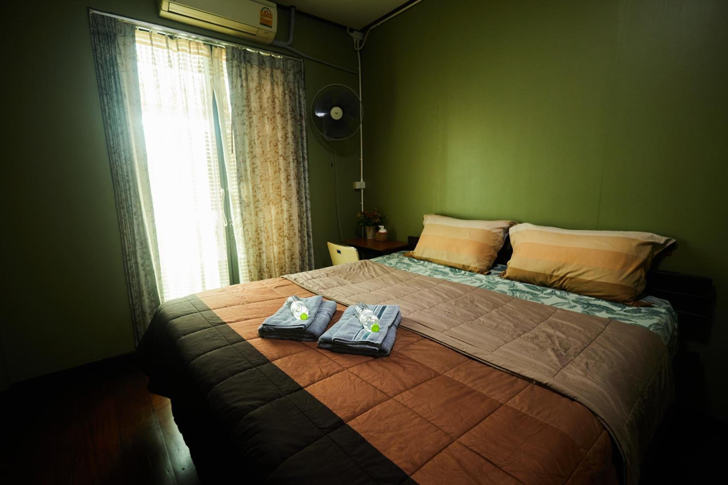 Standard King Room photo 2