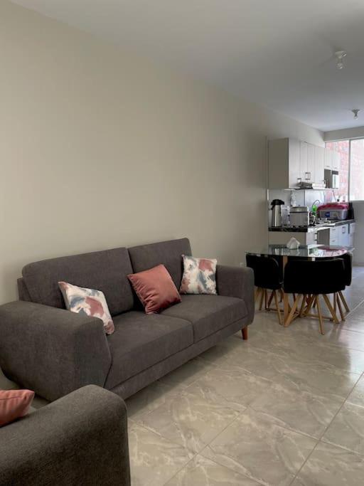One-Bedroom House photo 1