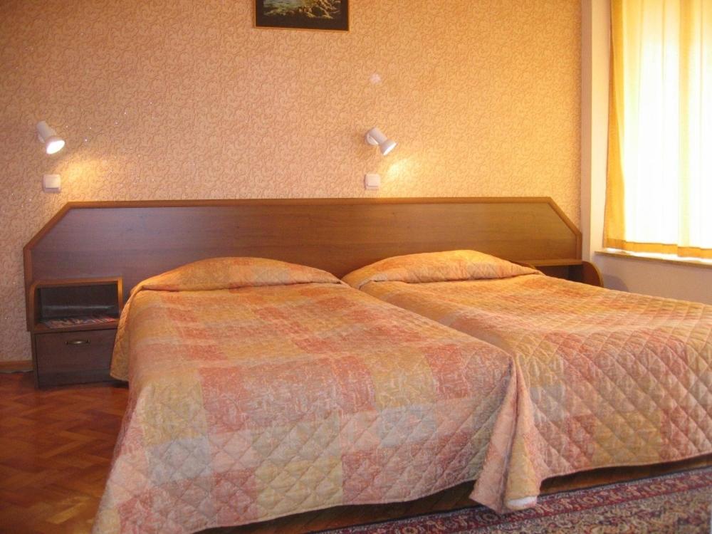One-Bedroom Suite with Balcony photo 2