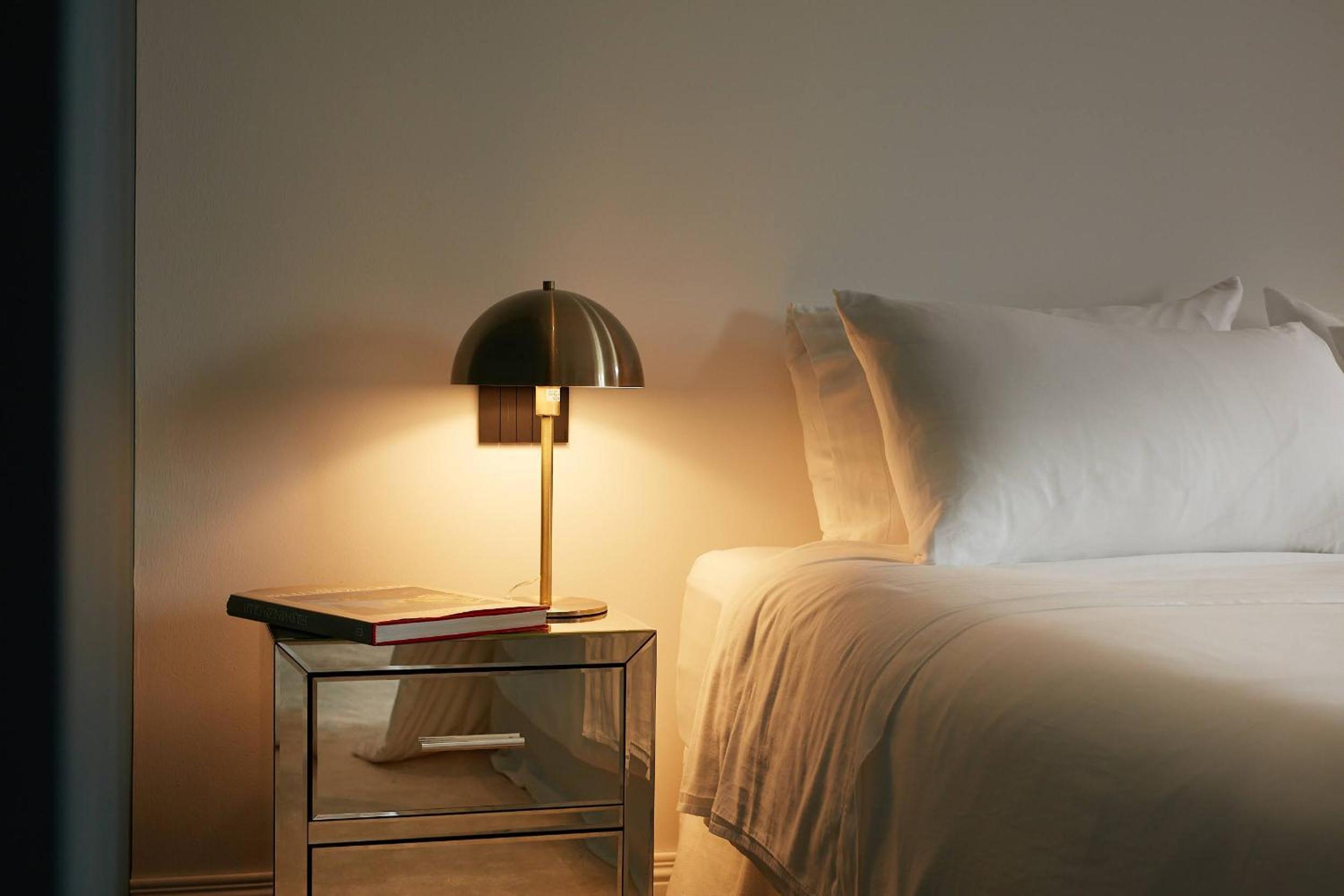 Deluxe King Room - Photo 6