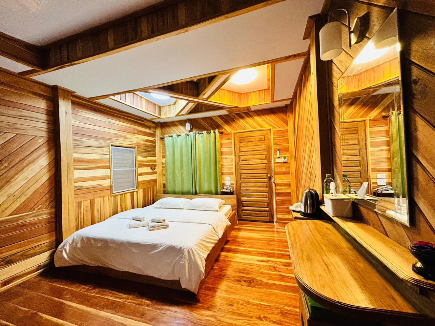 Large Double Room - Photo 7