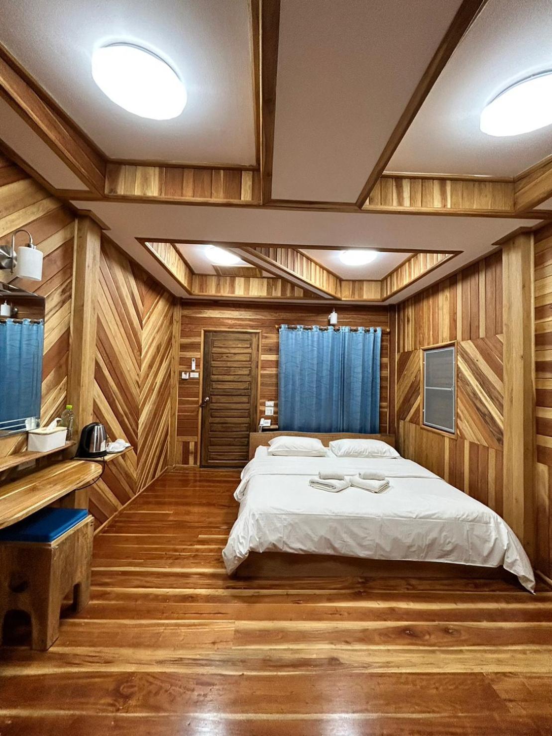 Large Double Room - Photo 8